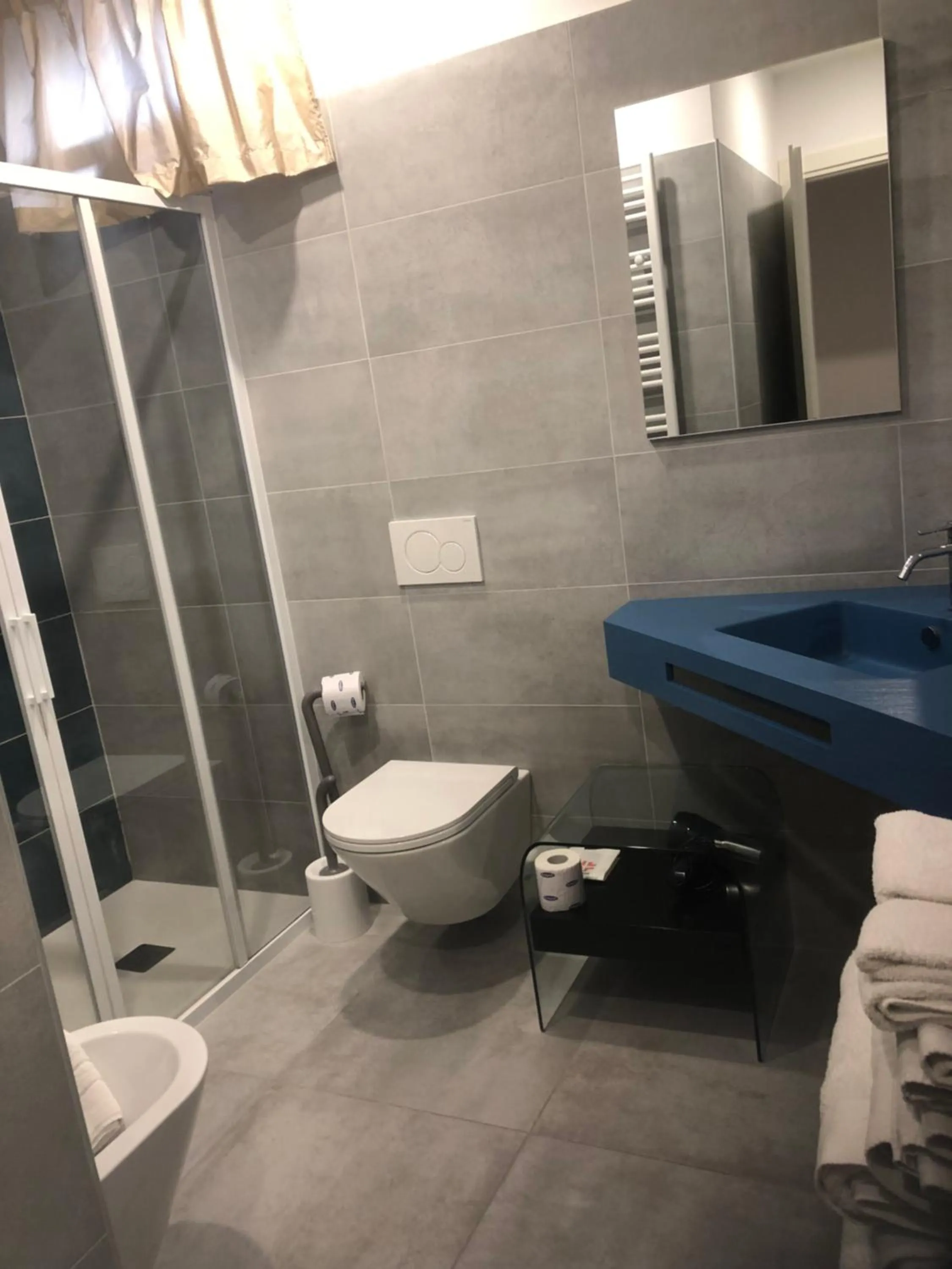 Shower in Hotel Splendid