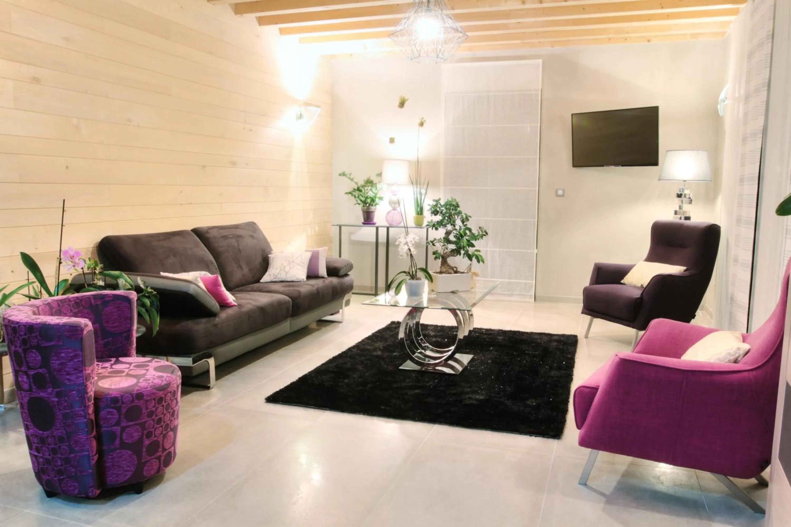 Communal lounge/ TV room in Ome sweet home