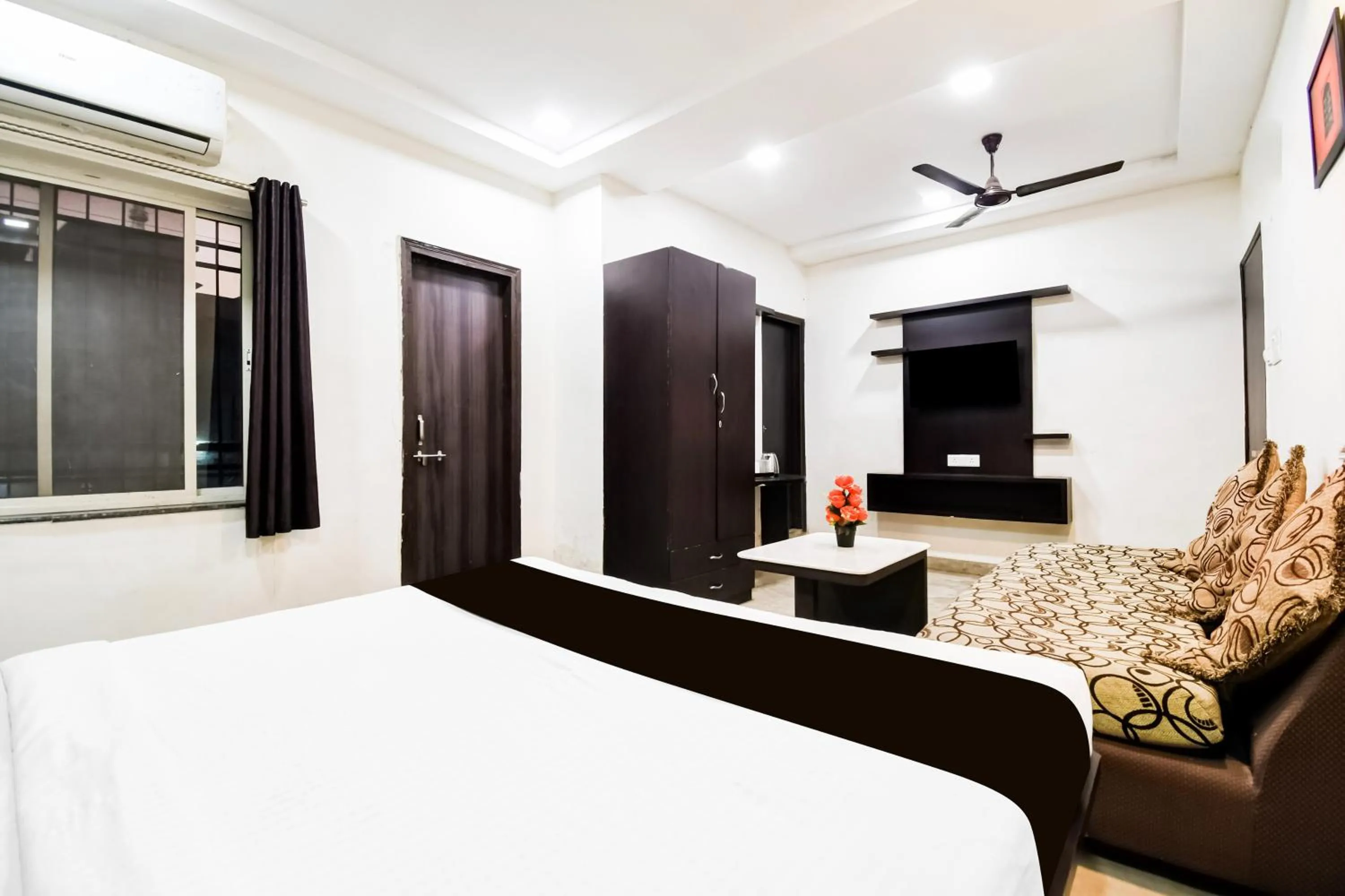 Bedroom, Bed in Hotel O Raipur City Center Formerly South Inn