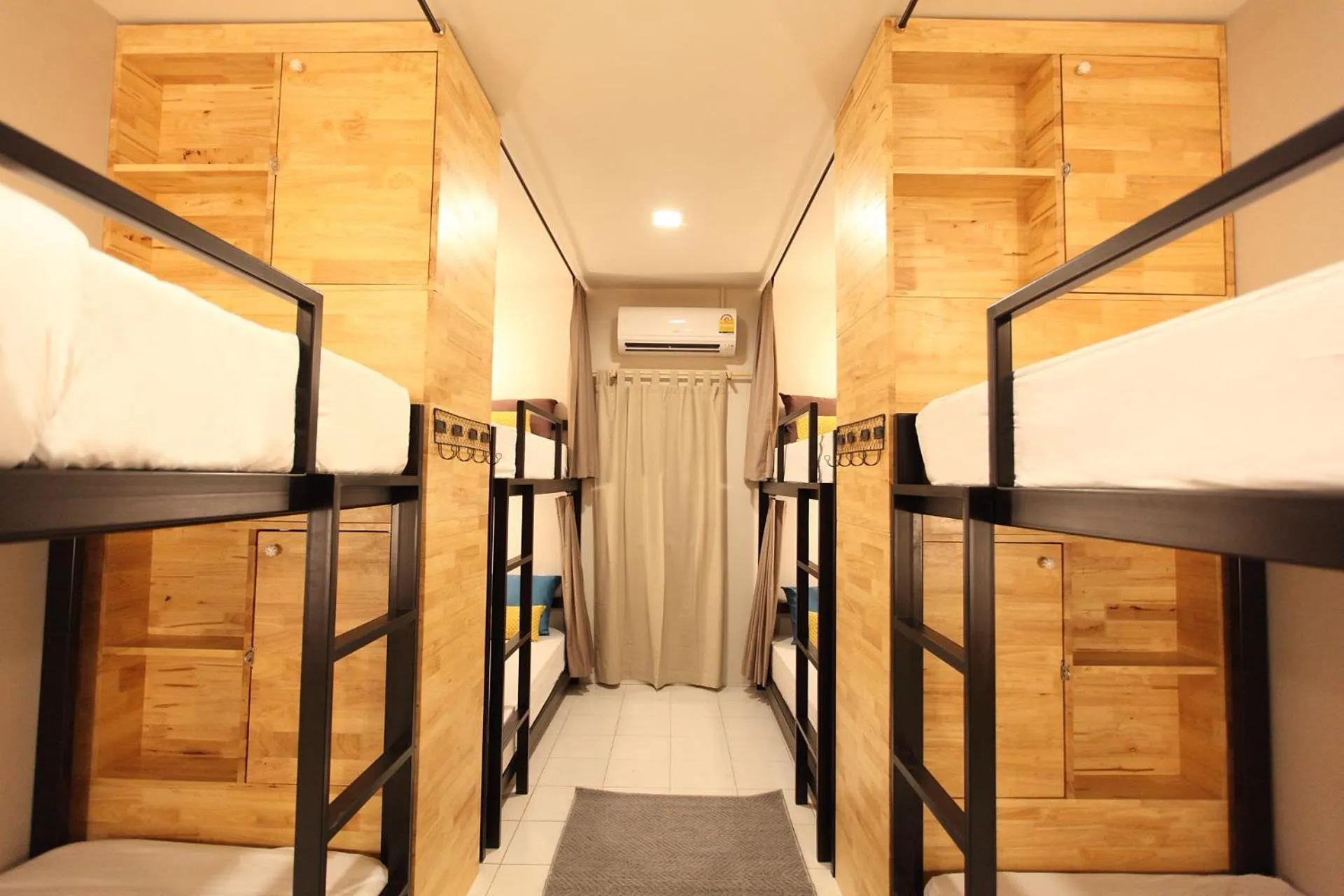 bunk bed in Lupta Hostel Patong Hideaway