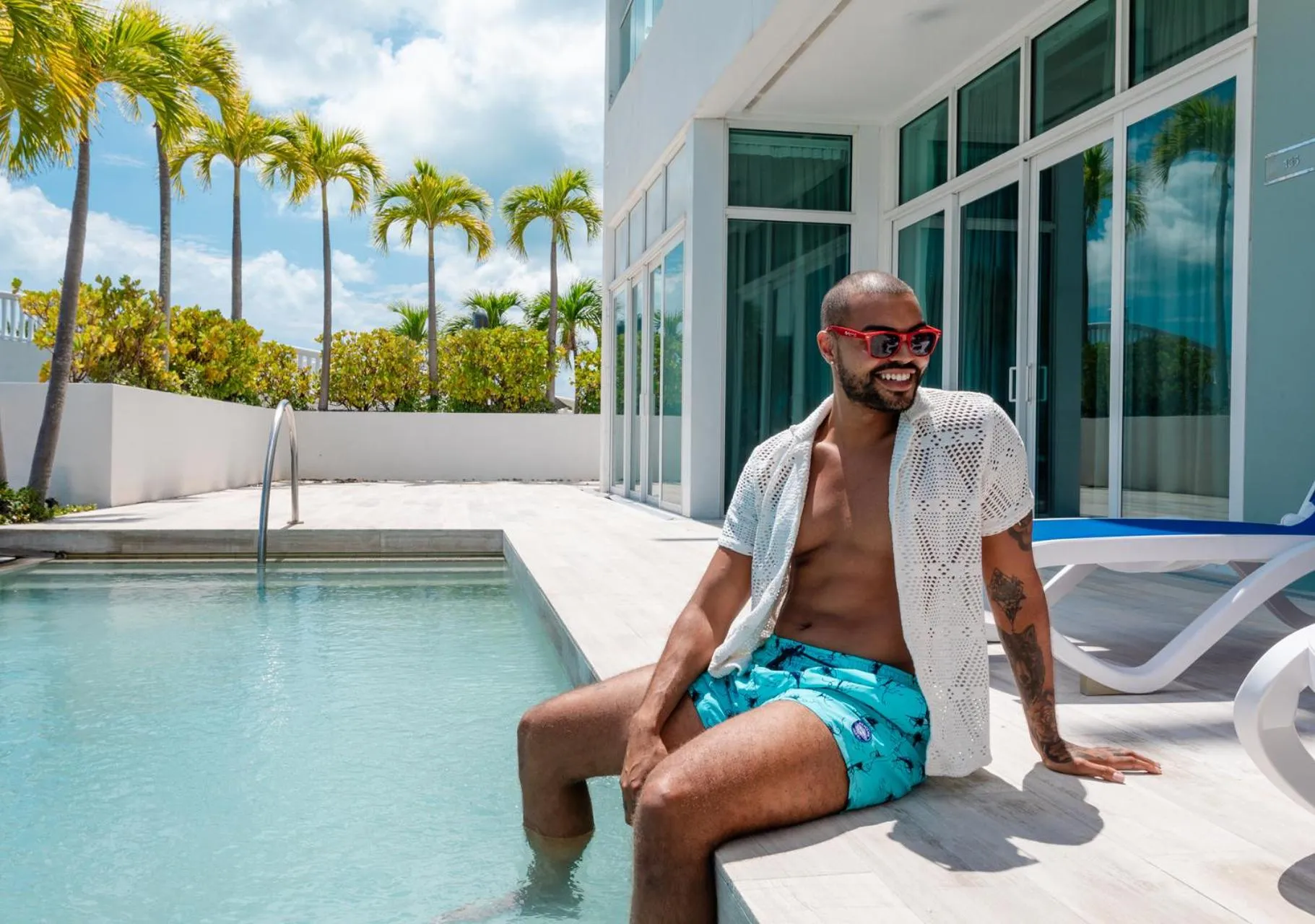 Swimming pool in Resorts World Bimini