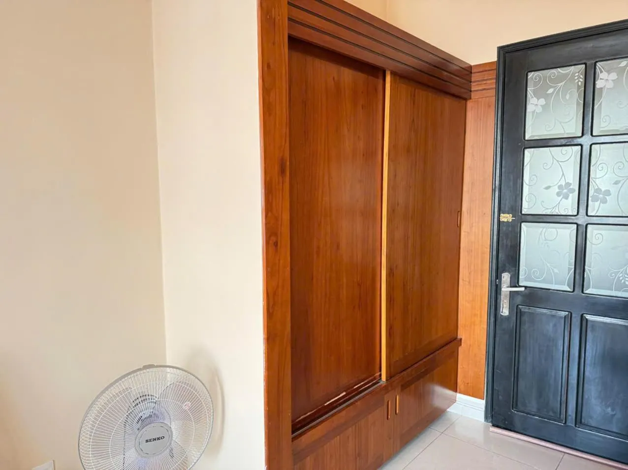 wardrobe in Khách Sạn Đối Ngoại Biên Phòng