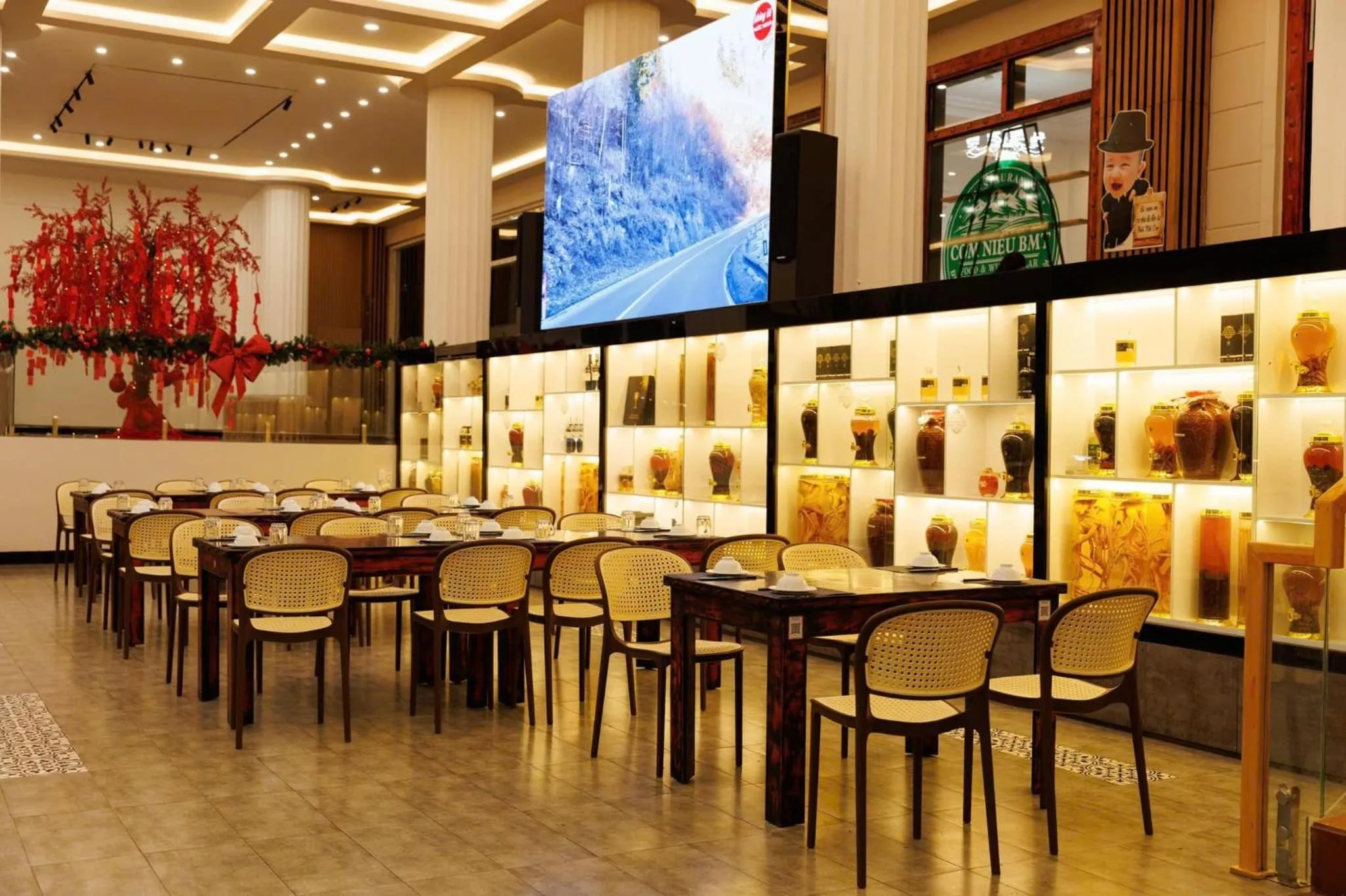 Restaurant/places to eat in Khách Sạn Đối Ngoại Biên Phòng
