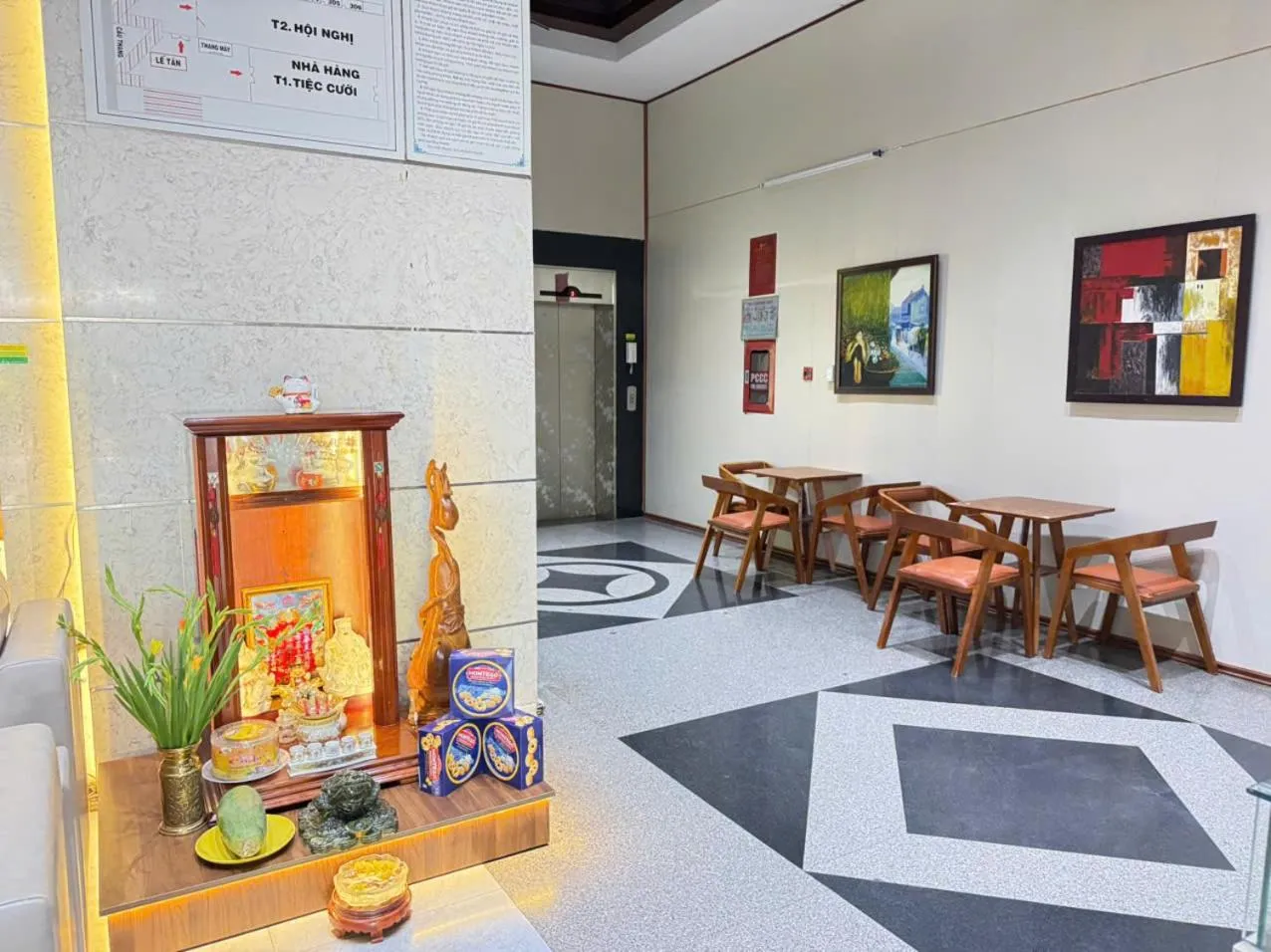 elevator in Khách Sạn Đối Ngoại Biên Phòng