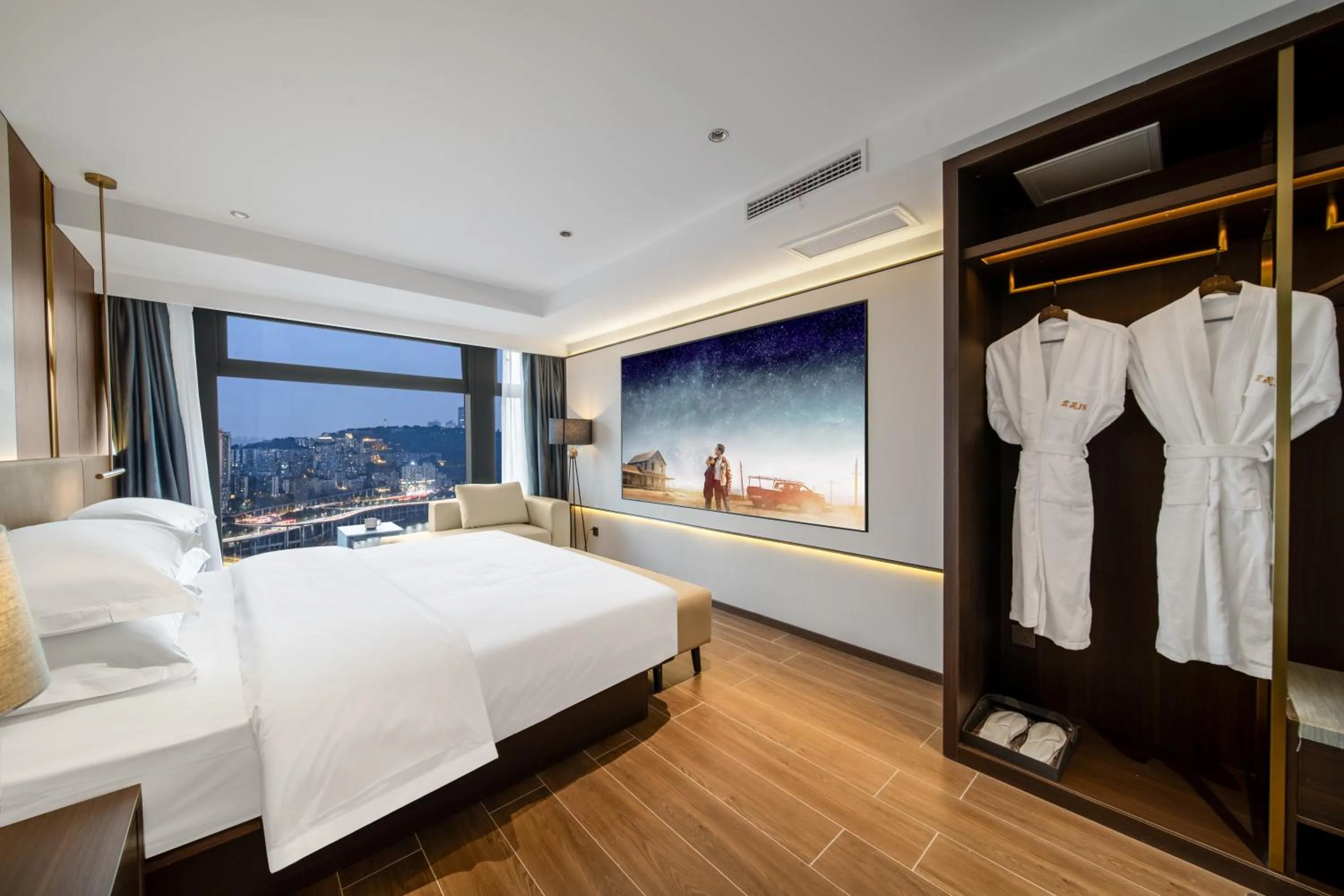 Suite with Spa Bath in Chongqing Junsheng Cloud River View Hotel -Guanyinqiao Beibin 1st Road Branch- Near Liziba, Hongyad ong, and Huaxin Street Metro Station