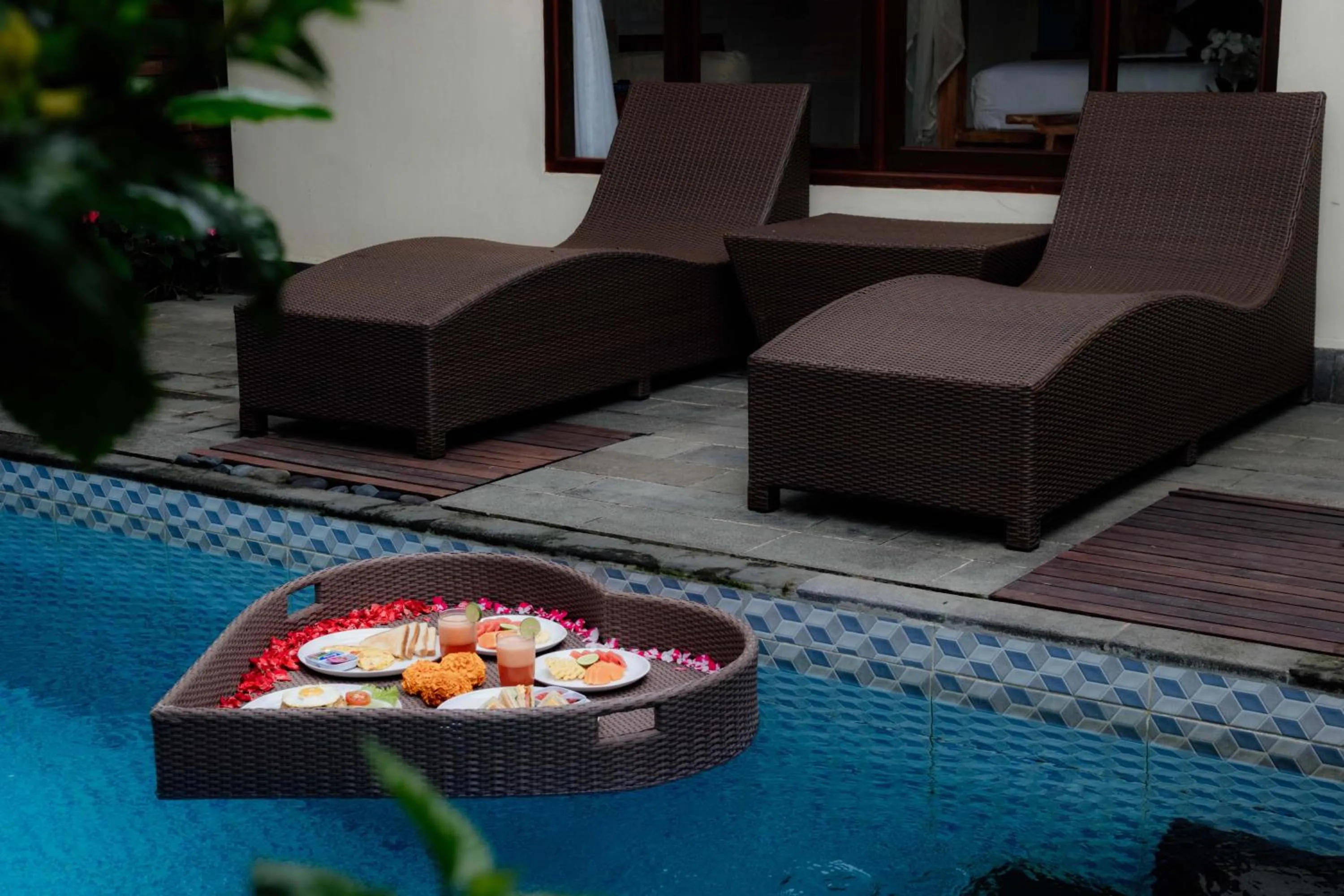 Food and drinks in Ubud Mesari Private Pool Villa