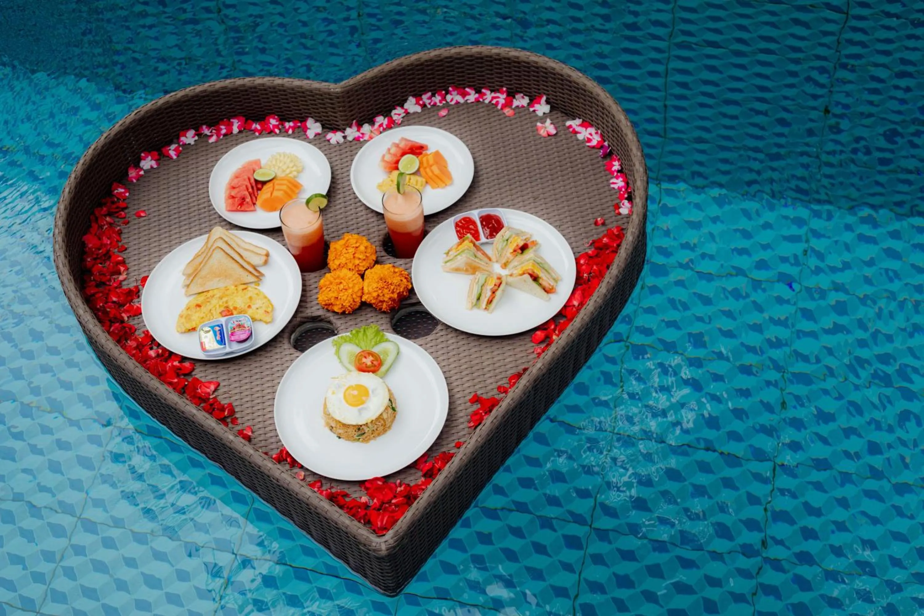 Food and drinks in Ubud Mesari Private Pool Villa