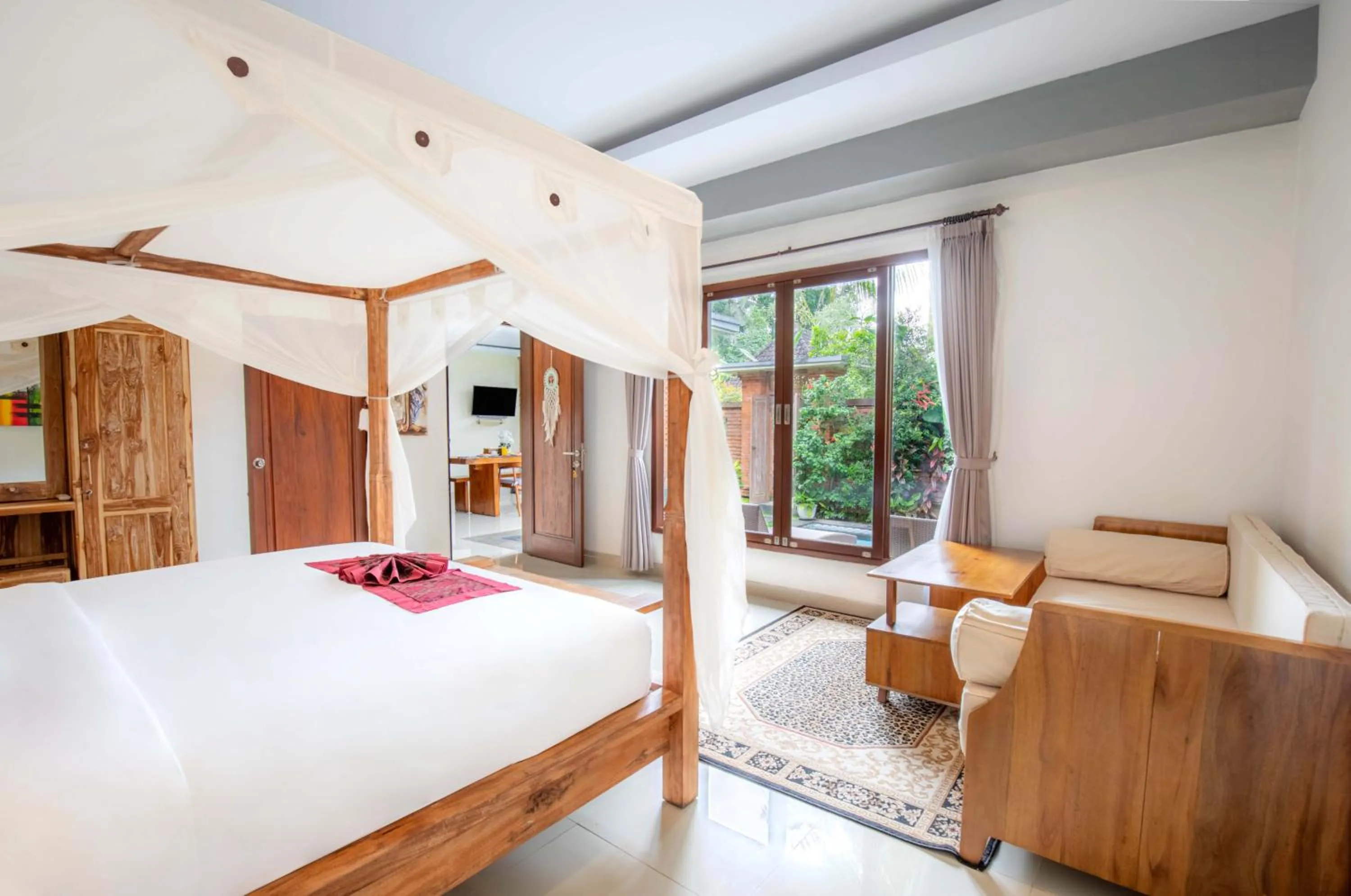 Bed in Ubud Mesari Private Pool Villa