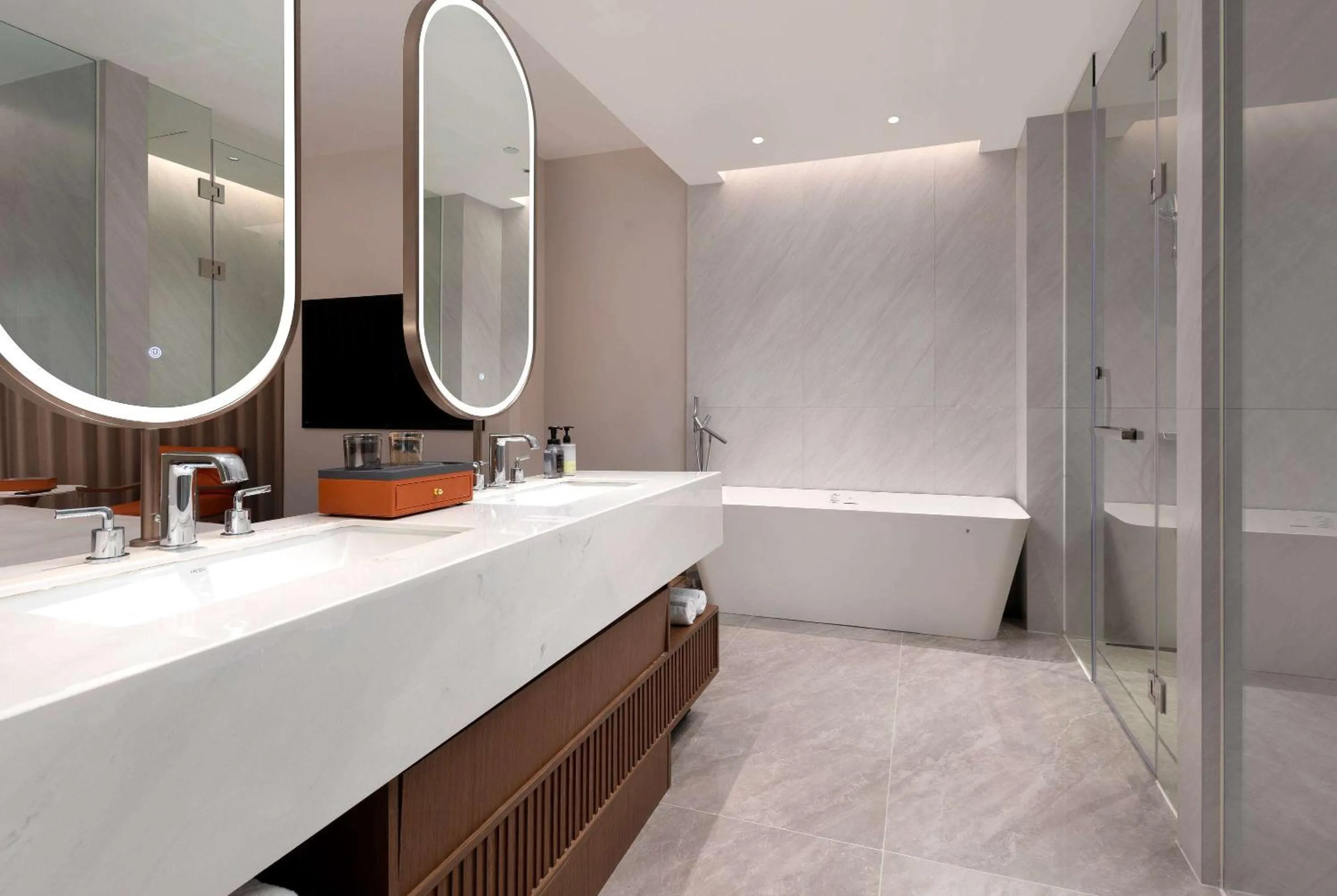 Bathroom in Days Inn by Wyndham Hangzhou Gongshu