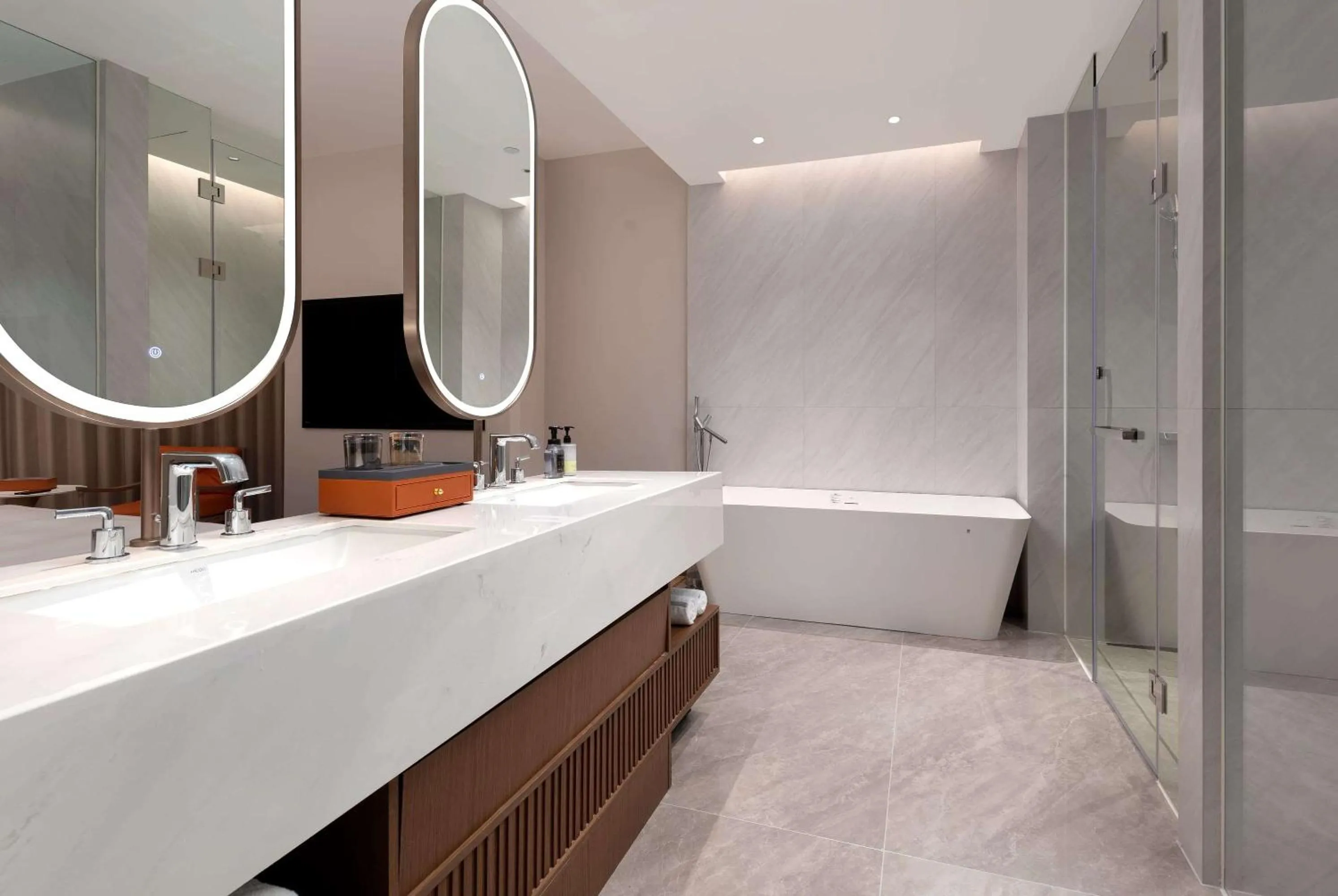 Bathroom in Days Inn by Wyndham Hangzhou Gongshu