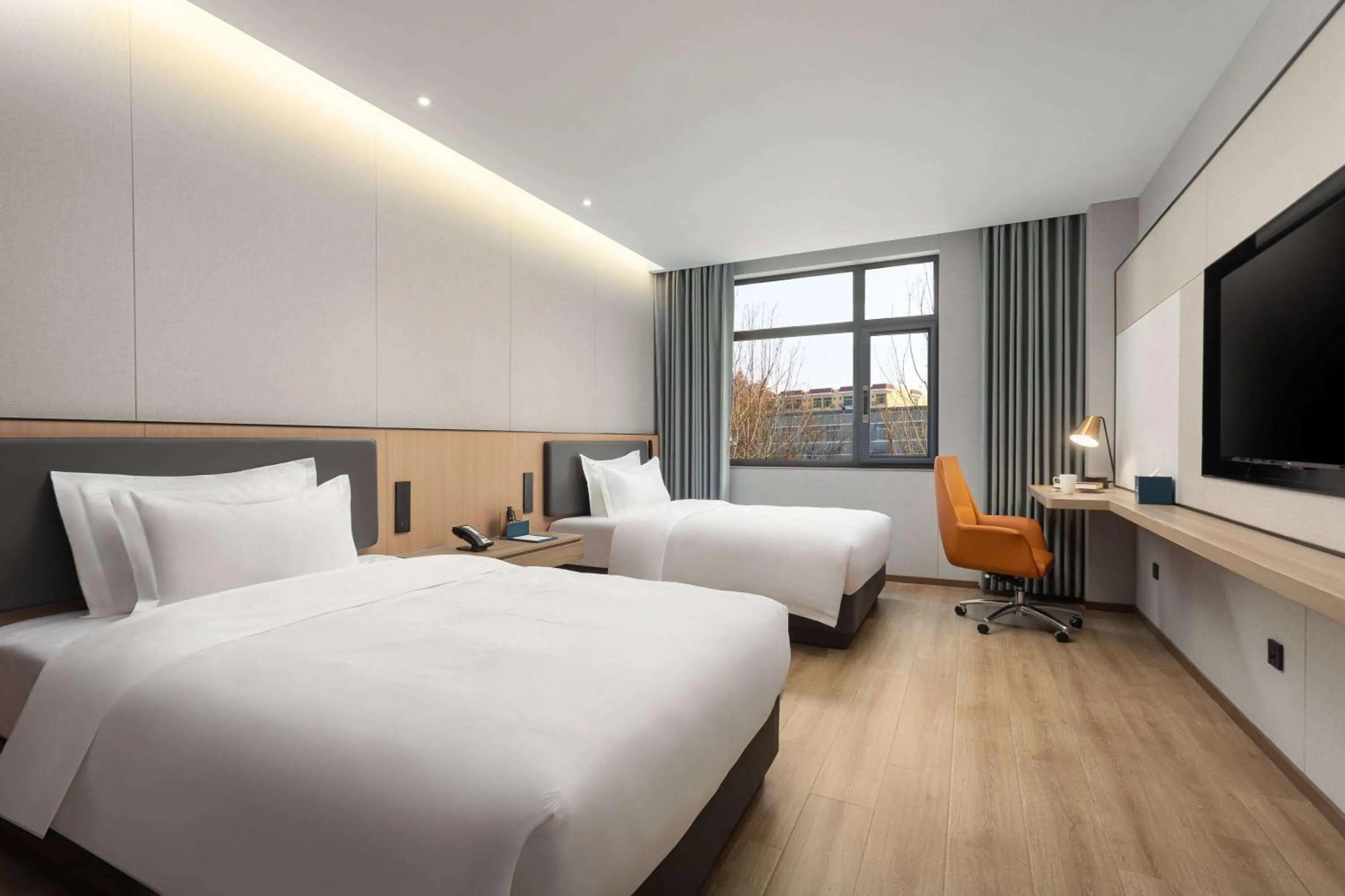 Photo of the whole room, Bed in Days Inn by Wyndham Xi'an Yanliang