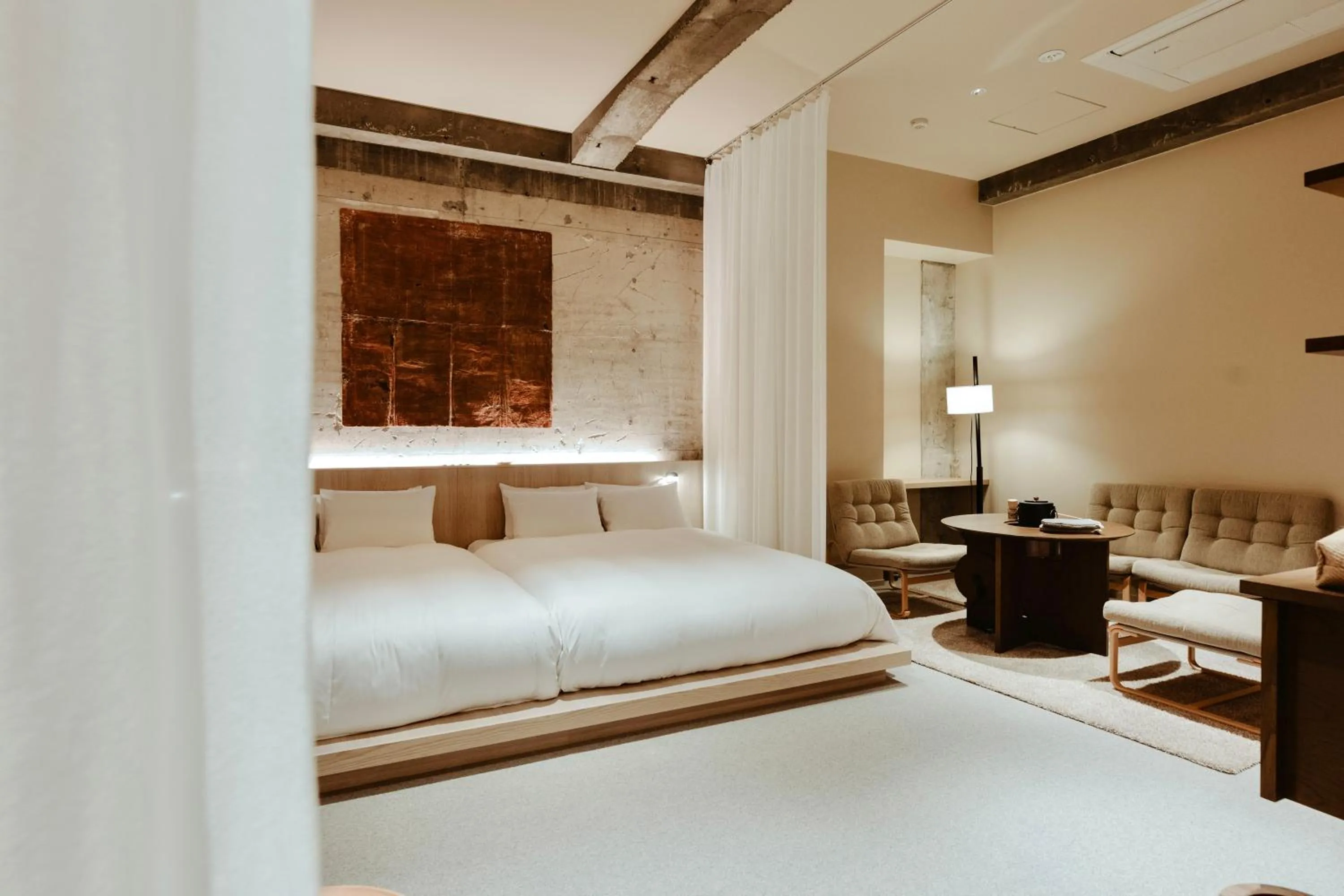Photo of the whole room, Bed in mizuya