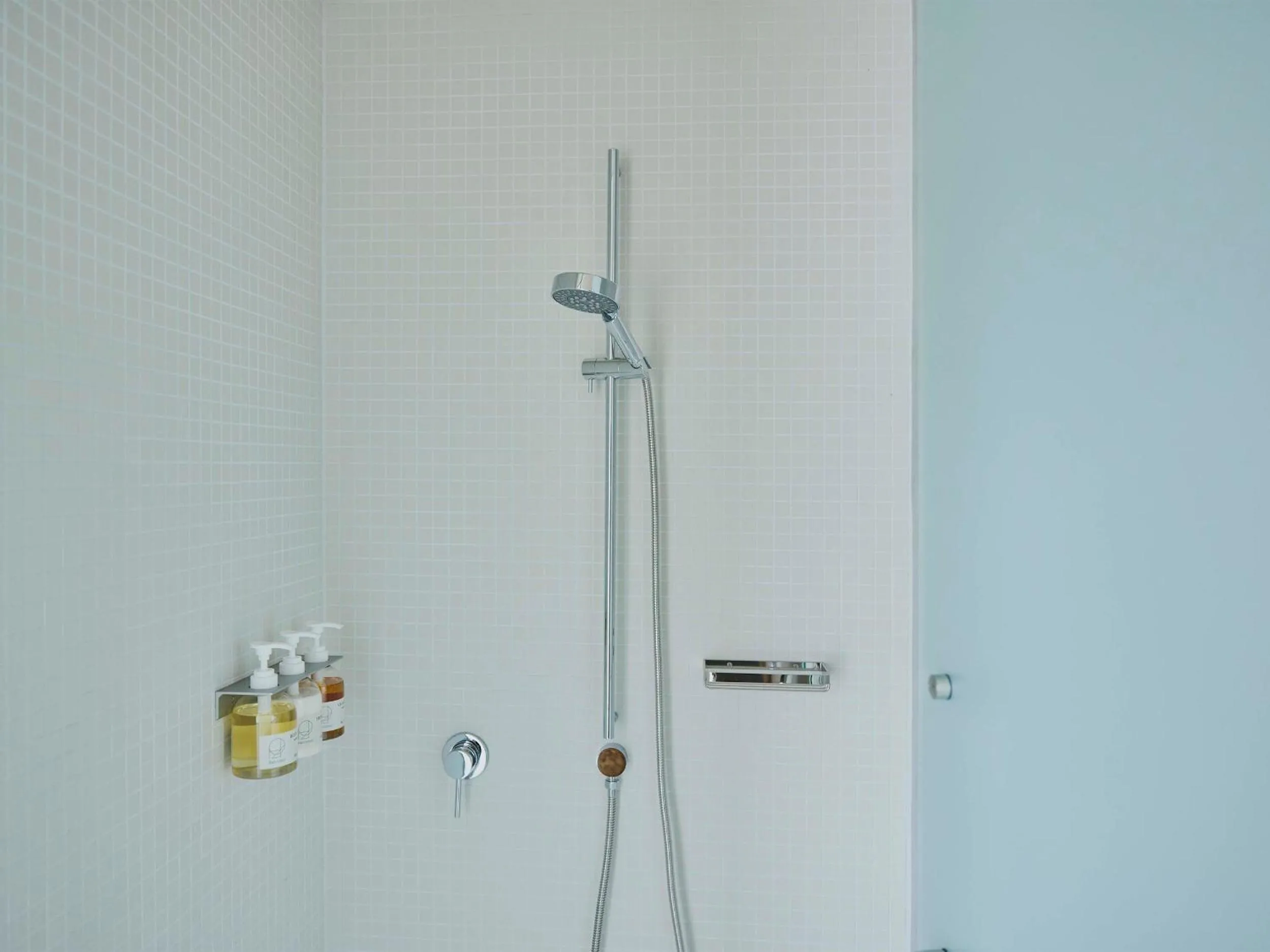 Shower in mizuya