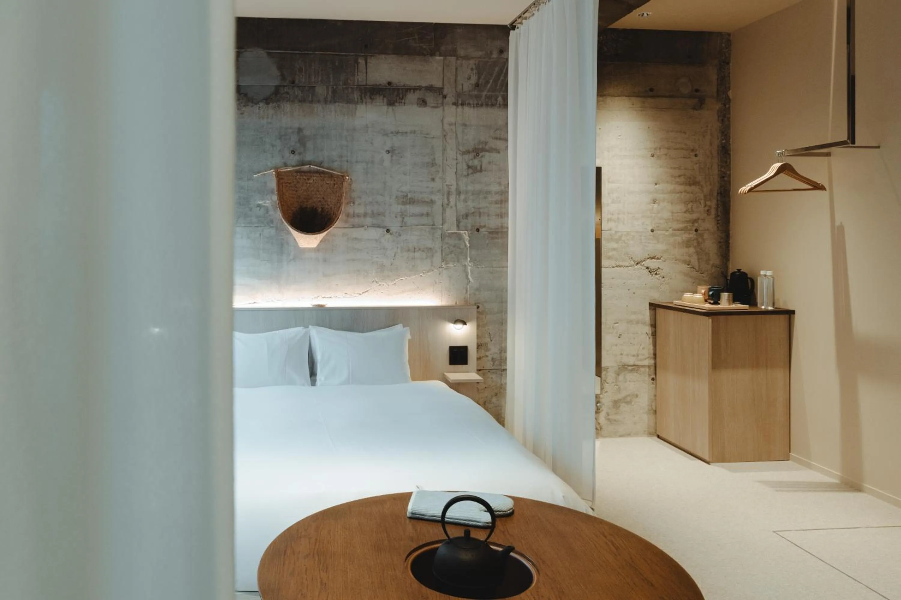 Photo of the whole room, Bed in mizuya