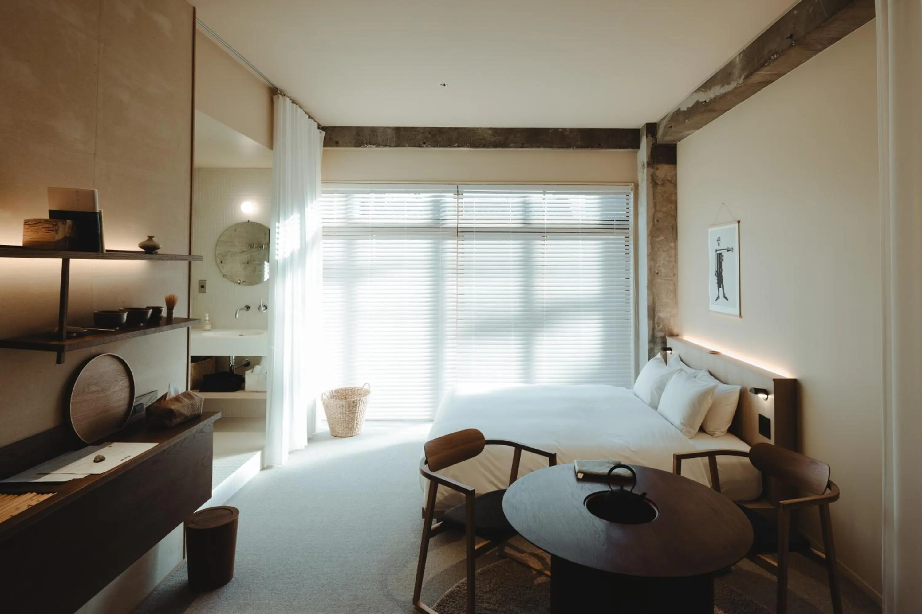 Photo of the whole room, Bed in mizuya