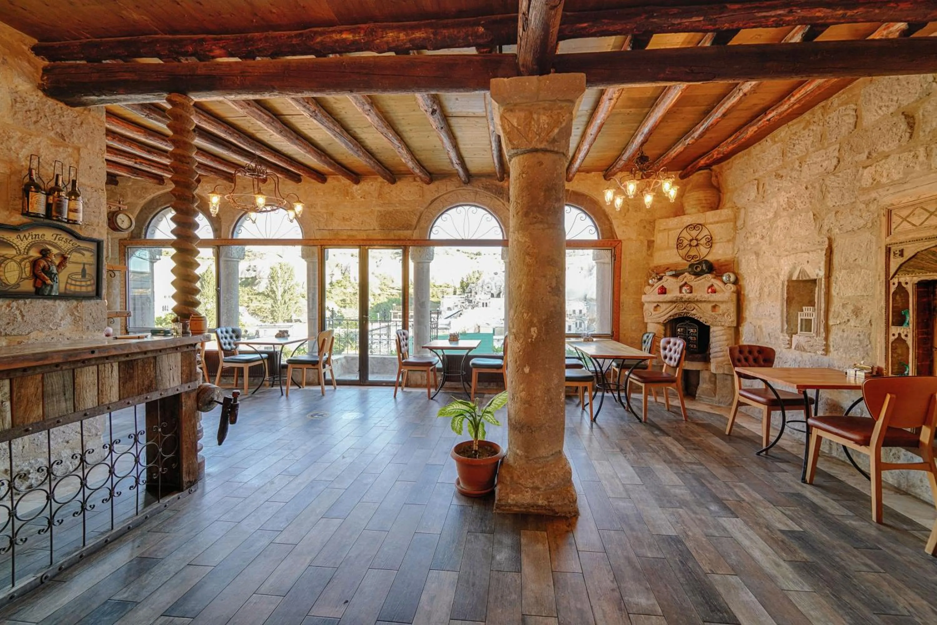 Restaurant/places to eat in Tekkaya Cave Hotel