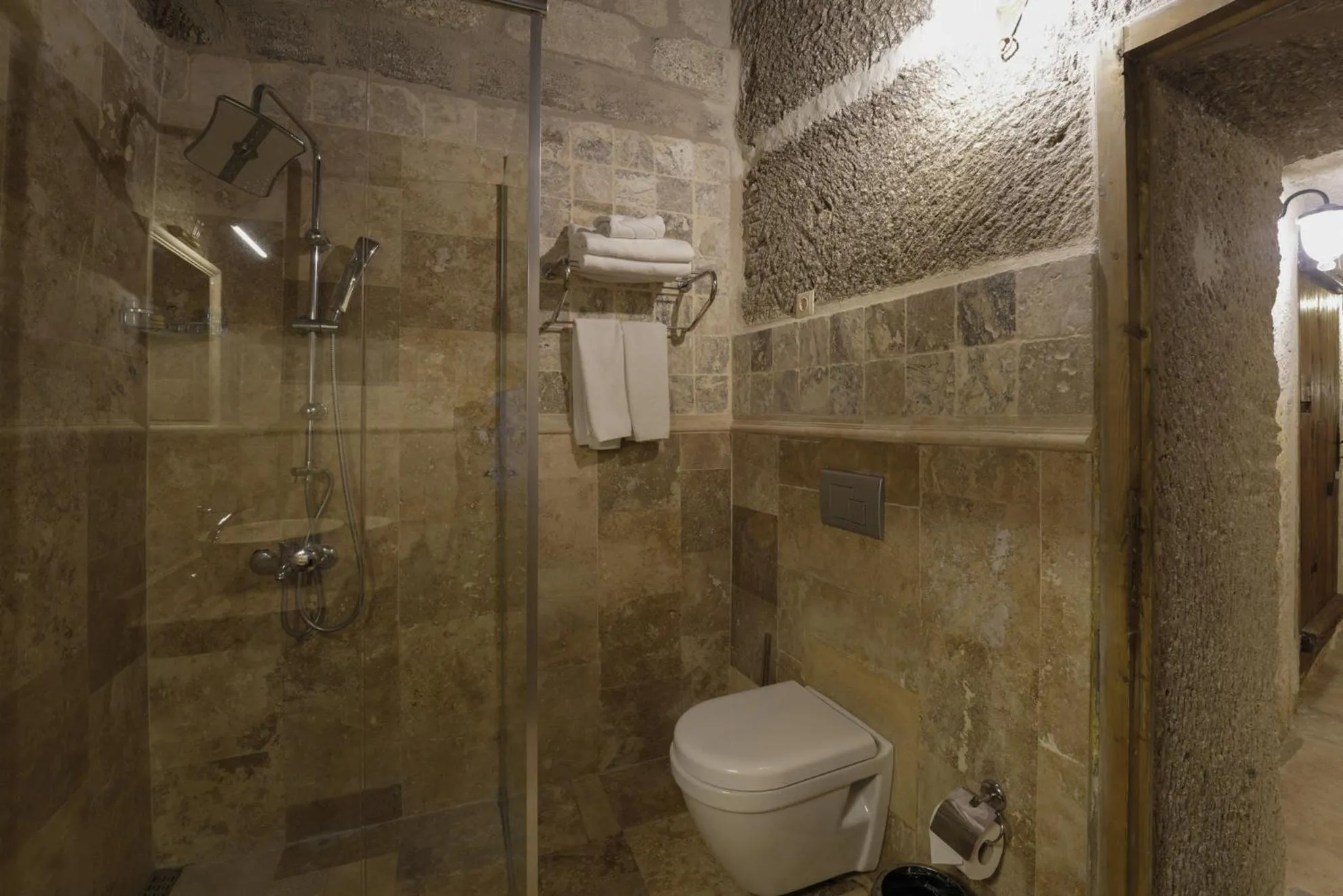 Shower in Tekkaya Cave Hotel