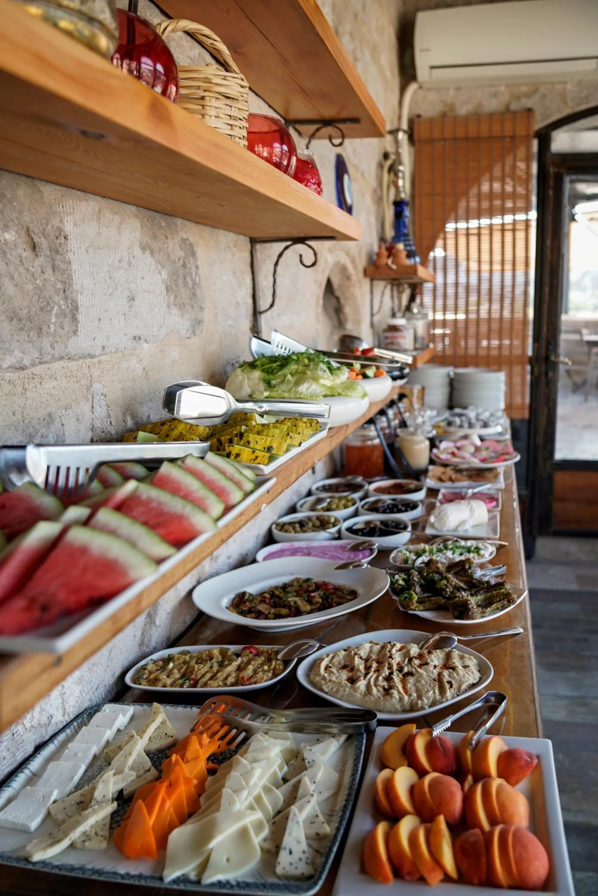 Food and drinks in Tekkaya Cave Hotel