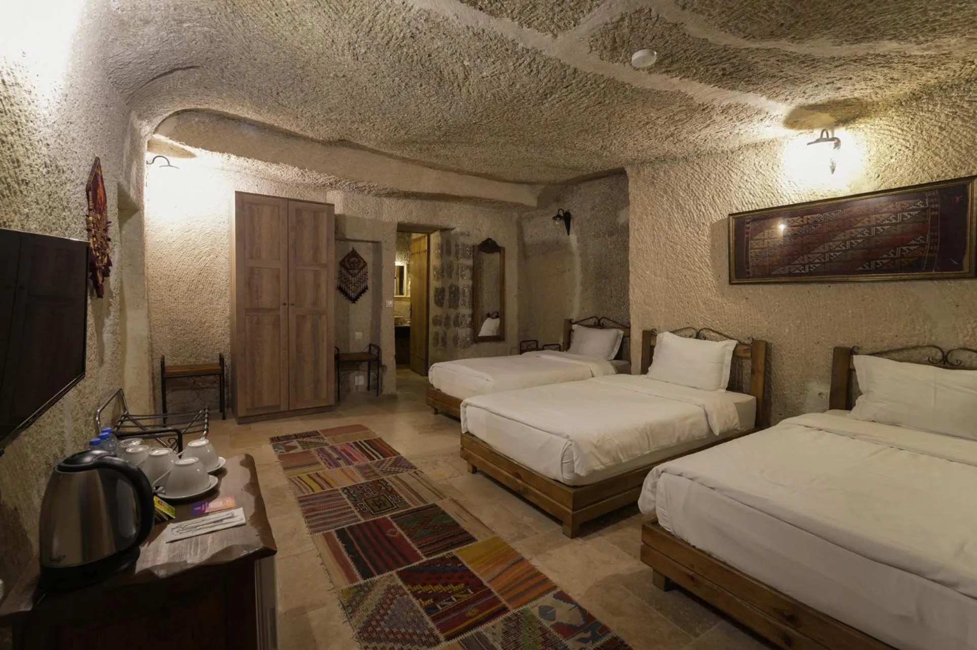 Photo of the whole room, Bed in Tekkaya Cave Hotel