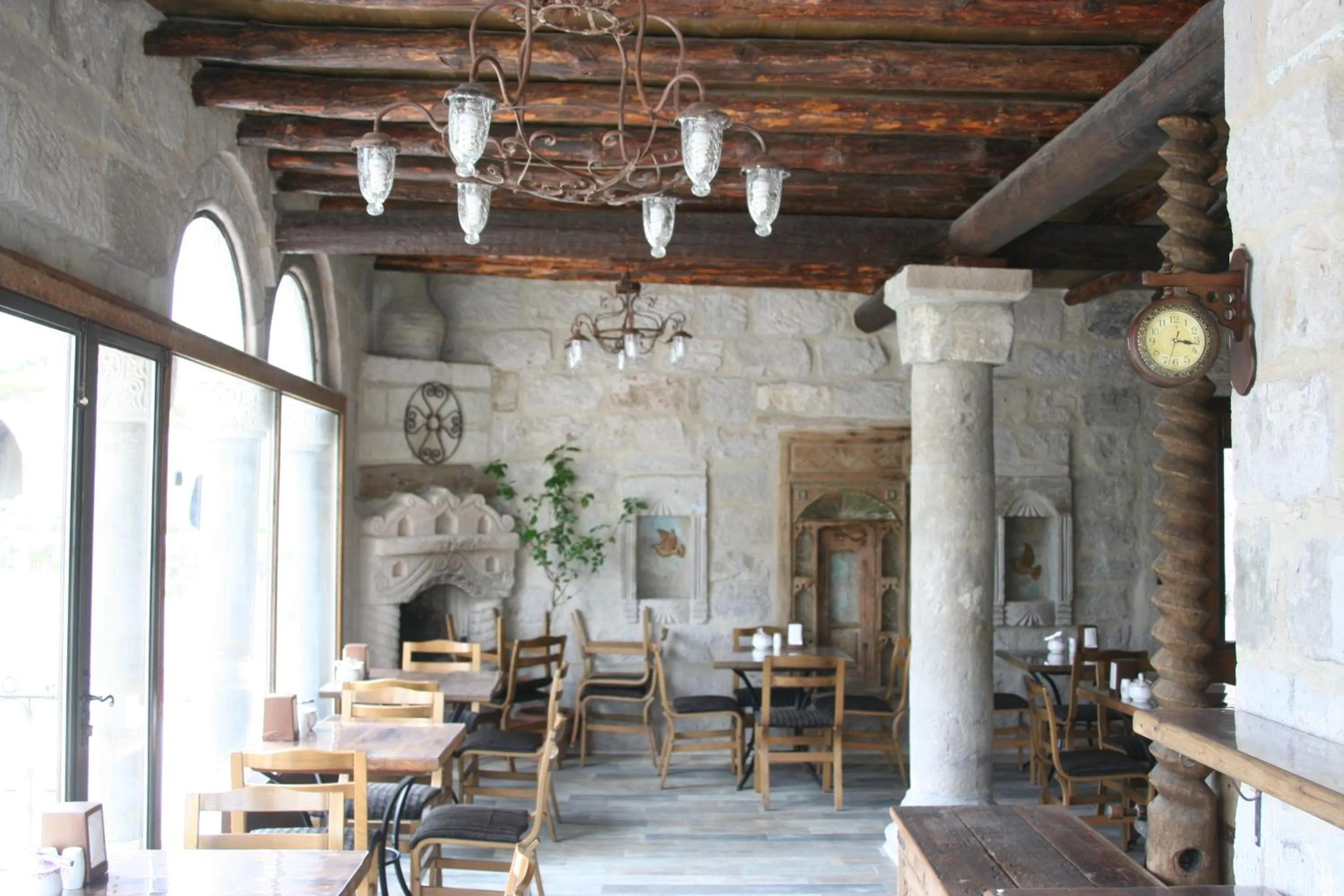 Restaurant/places to eat in Tekkaya Cave Hotel