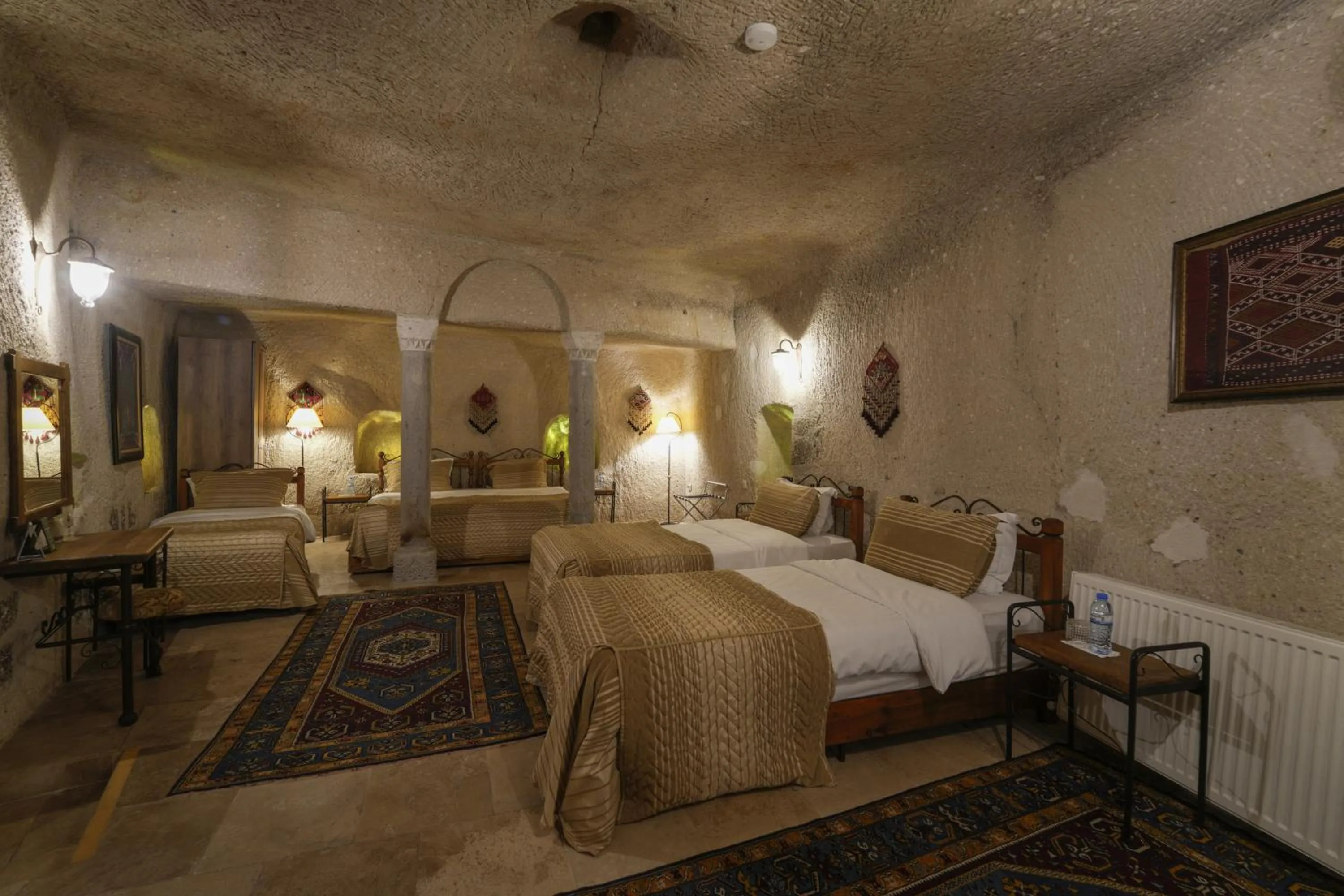 Photo of the whole room, Bed in Tekkaya Cave Hotel