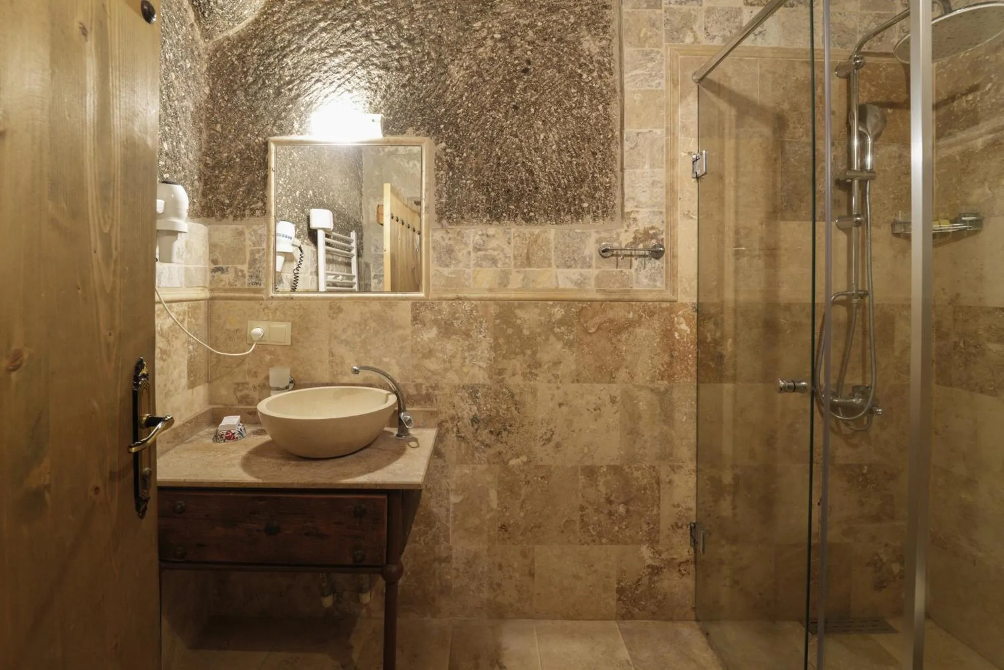 Shower in Tekkaya Cave Hotel