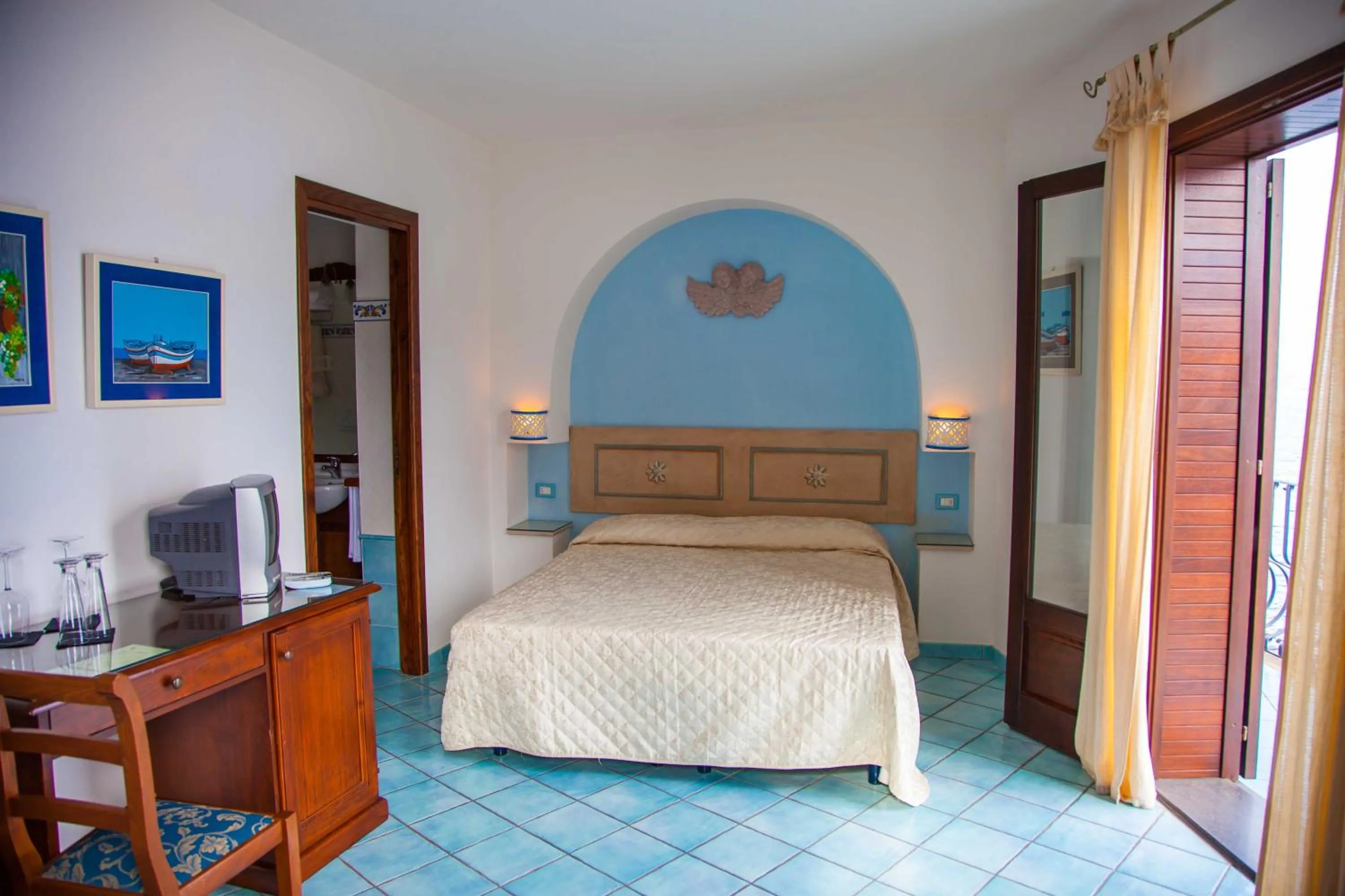 Bed in B&B Alta Marea Lipari