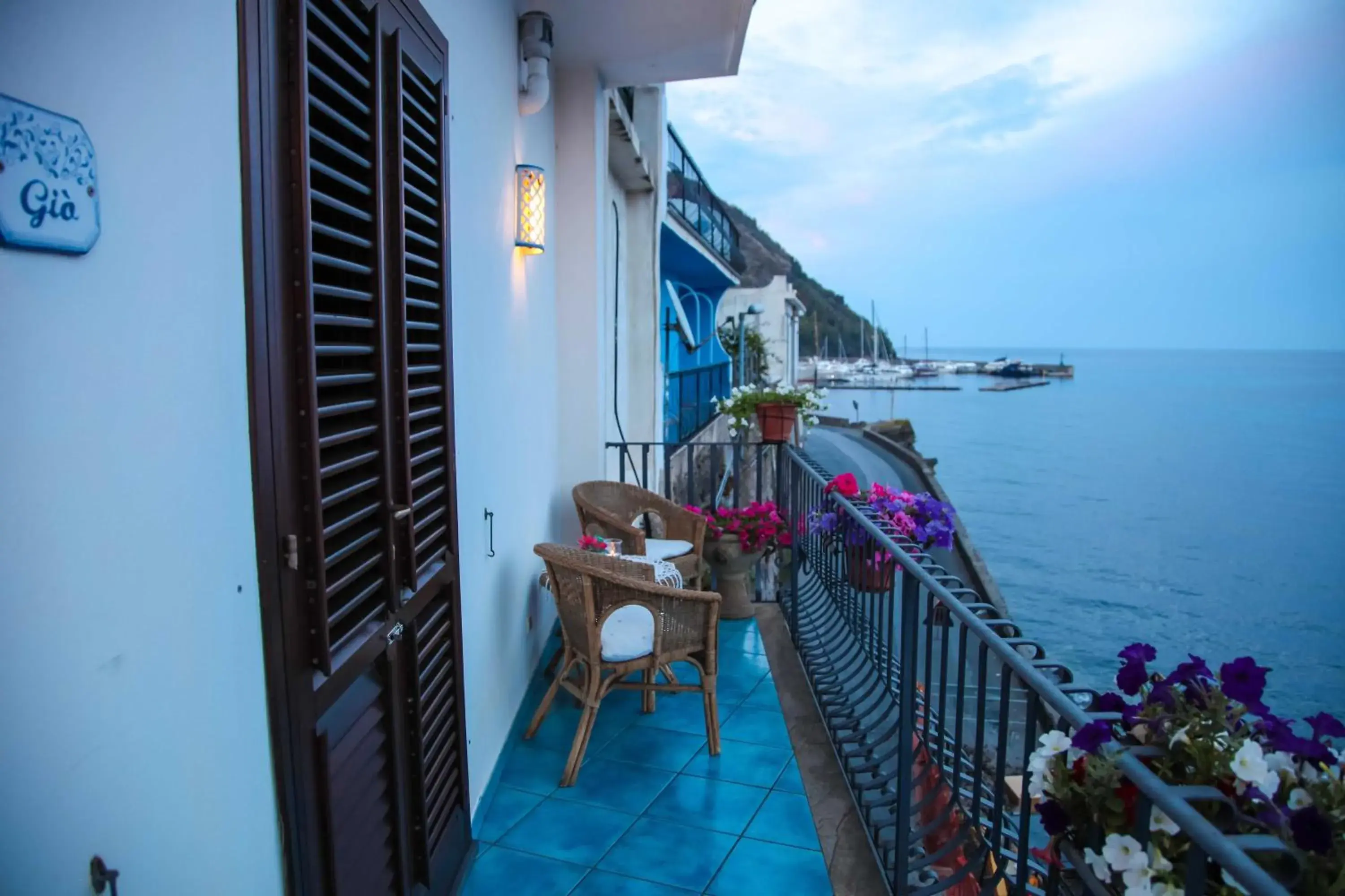 Double or Twin Room with Sea View in B&B Alta Marea Lipari Double or Twin Room with Sea View in B&B Alta Marea Lipari