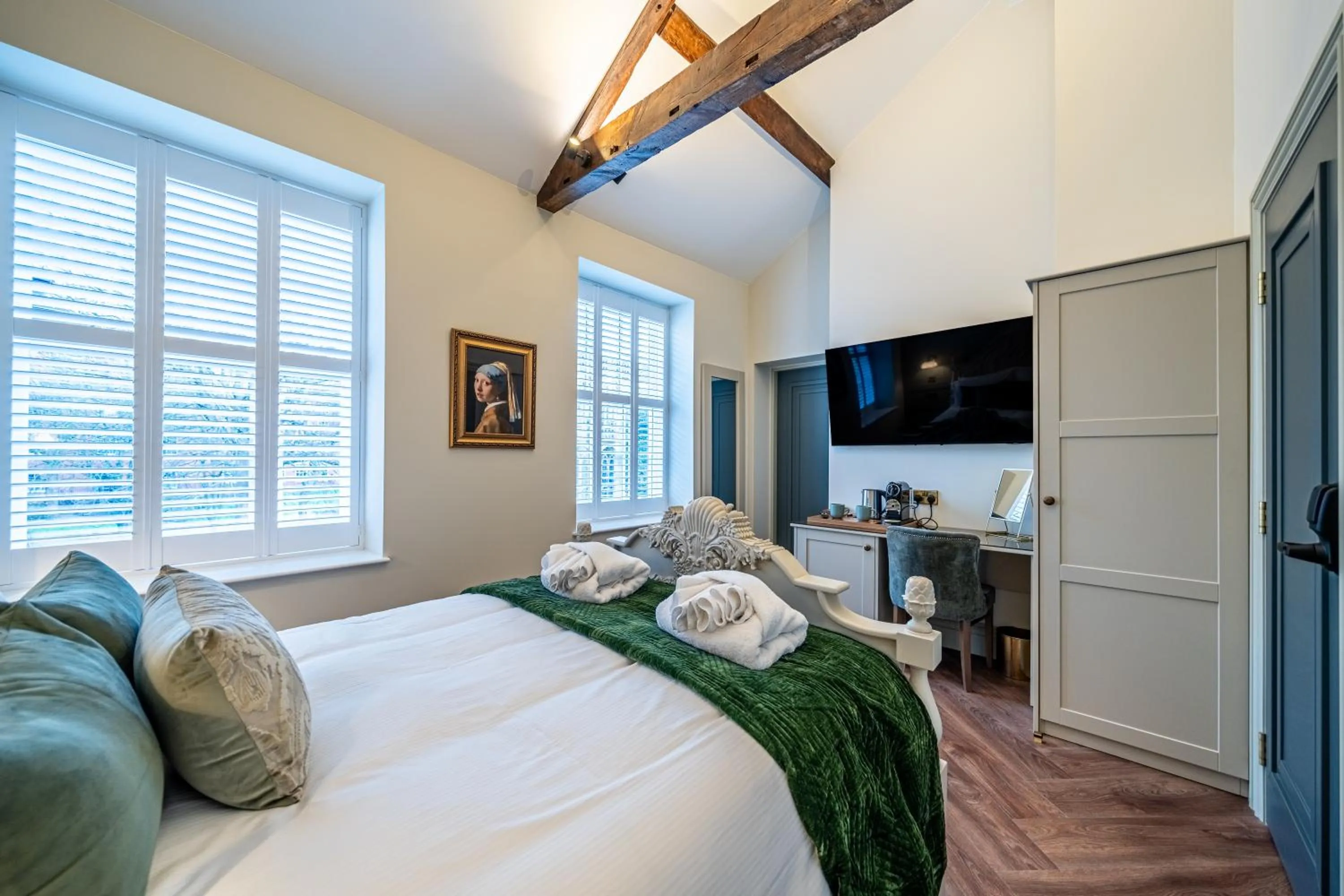 Photo of the whole room, Bed in St Marys Quarters