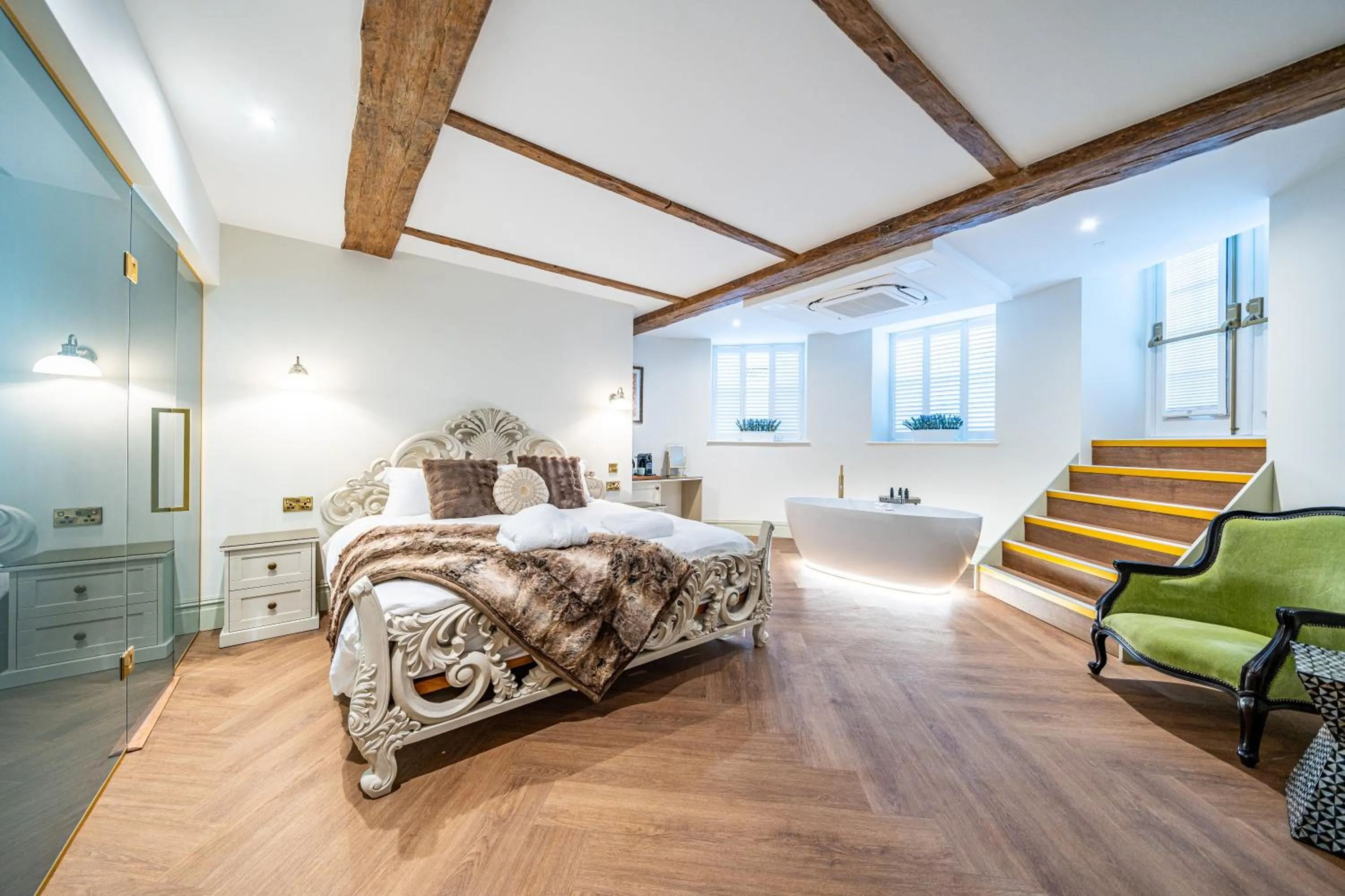 Photo of the whole room, Bed in St Marys Quarters