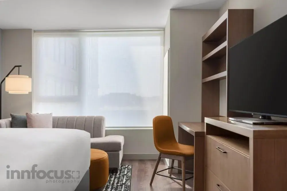 Bed in Hyatt House Mississauga / Airport Corp Center Bed in Hyatt House Mississauga / Airport Corp Center