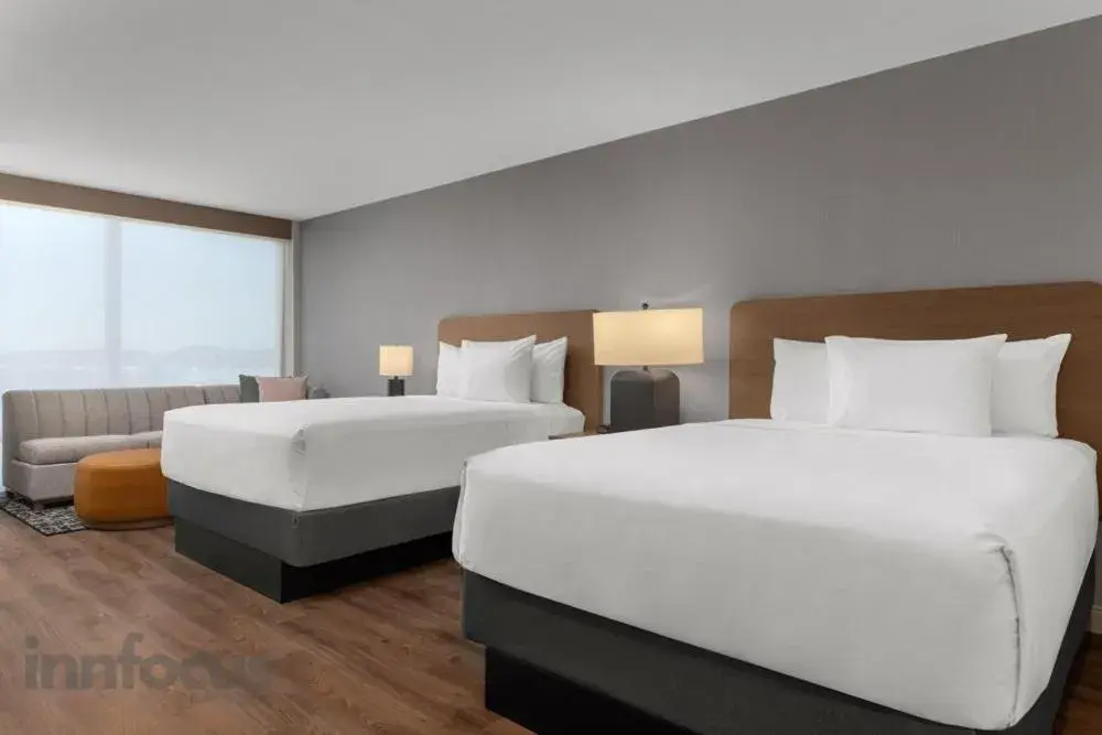 Bed in Hyatt House Mississauga / Airport Corp Center Bed in Hyatt House Mississauga / Airport Corp Center