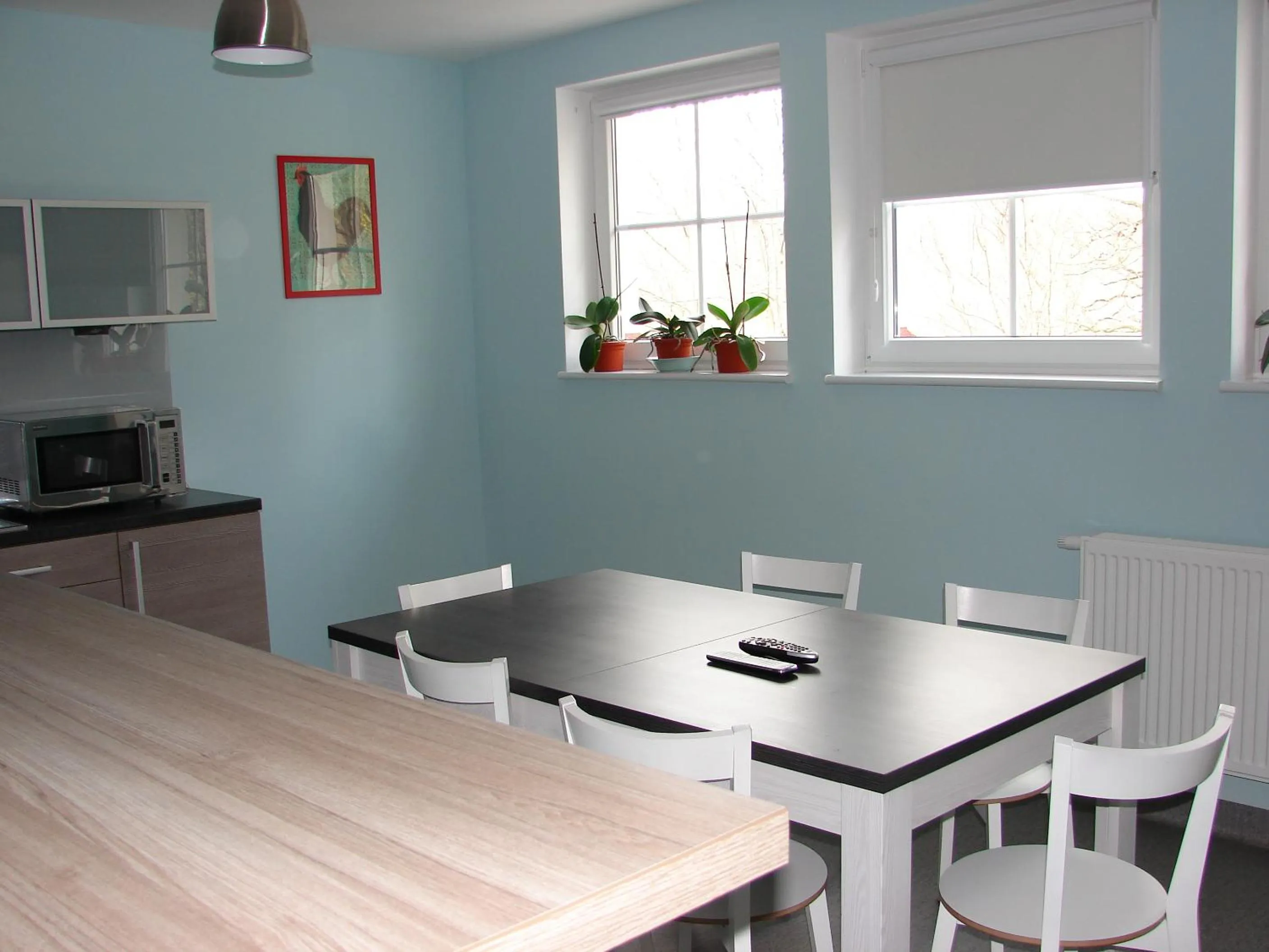 Communal lounge/ TV room in Hostel Browar Jedlinka