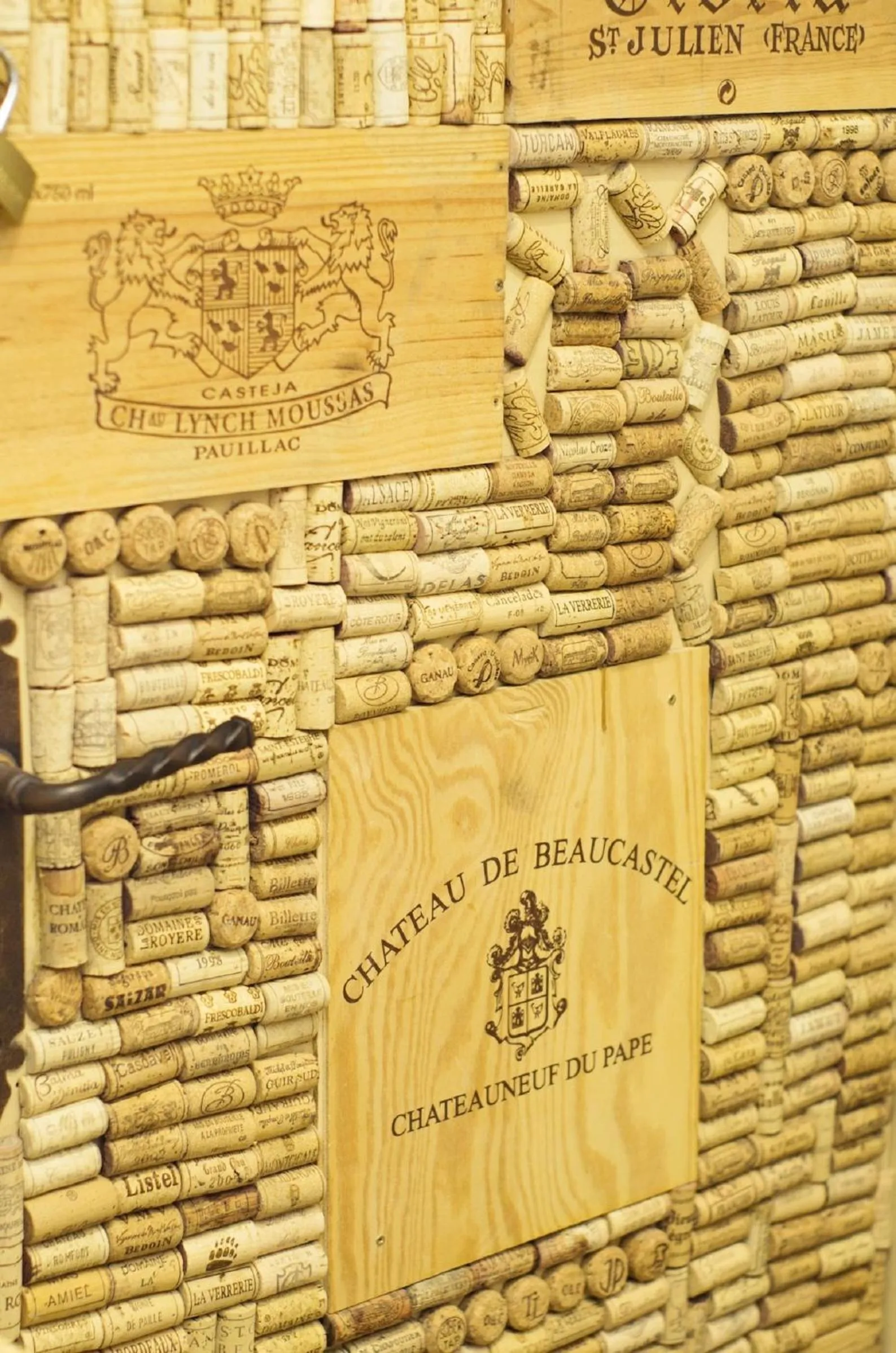 Decorative detail in Gite Fa Mille maison bleu