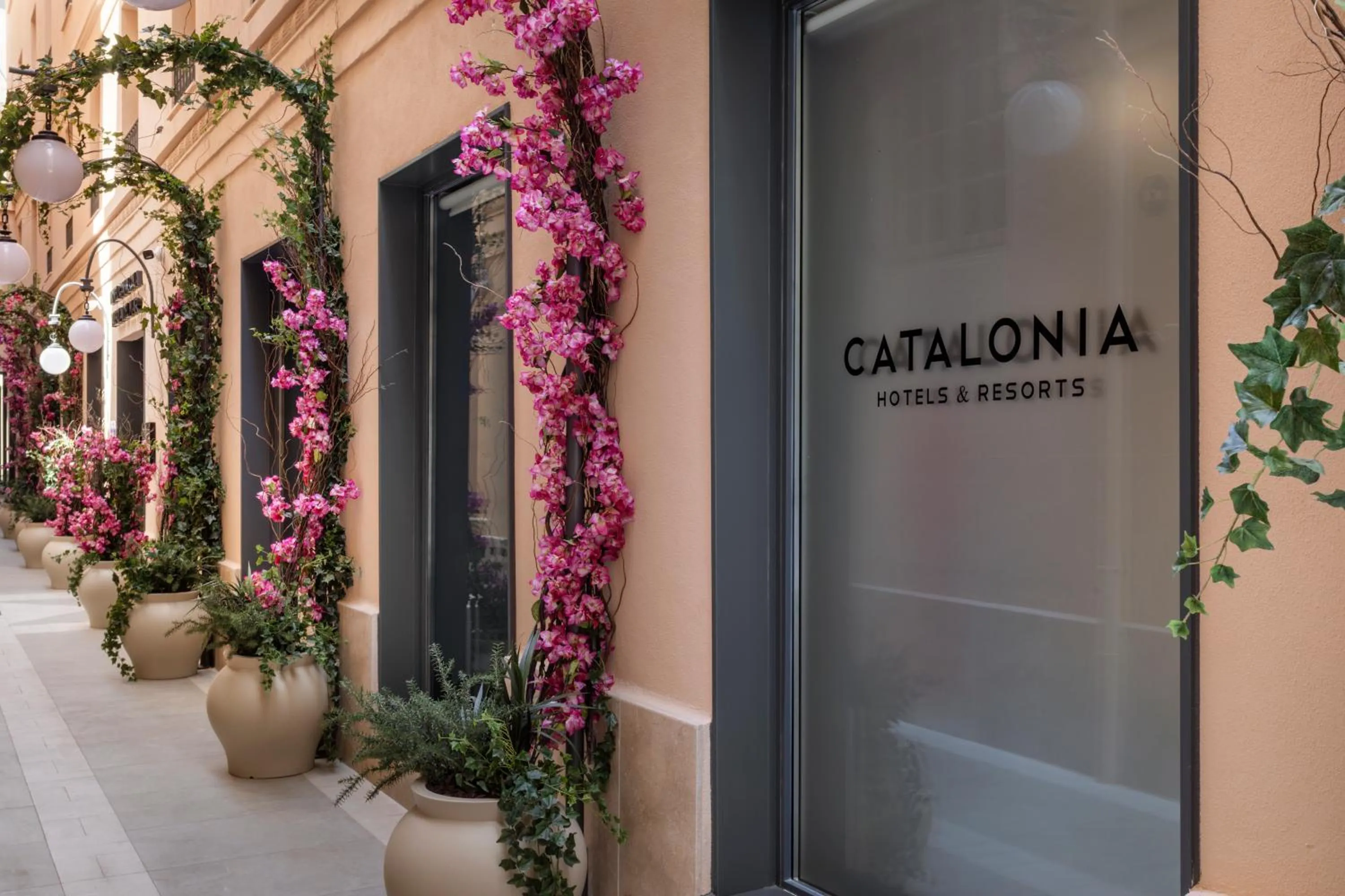 Facade/entrance in Catalonia Puerta del Mar