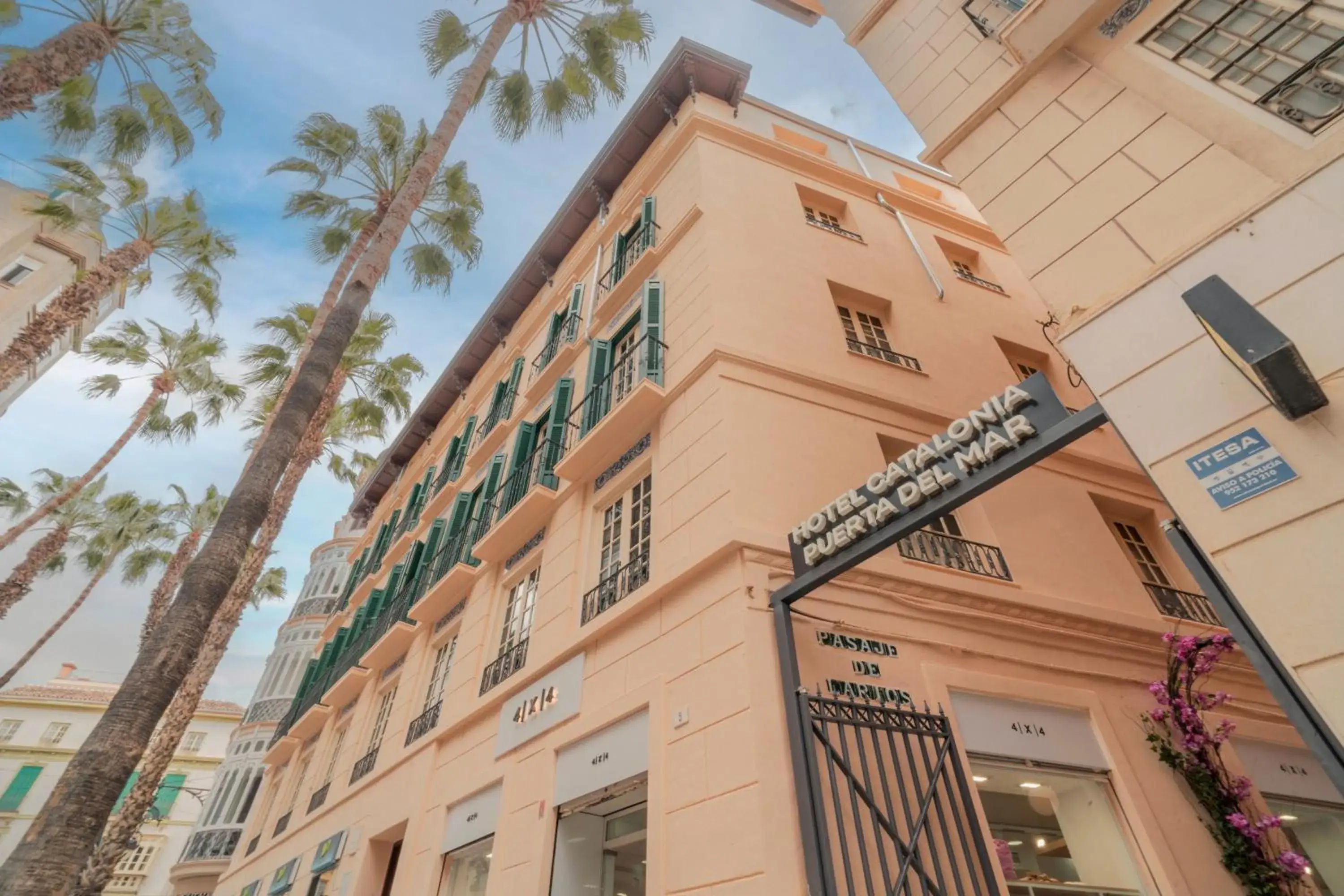 Property building in Catalonia Puerta del Mar Property building in Catalonia Puerta del Mar