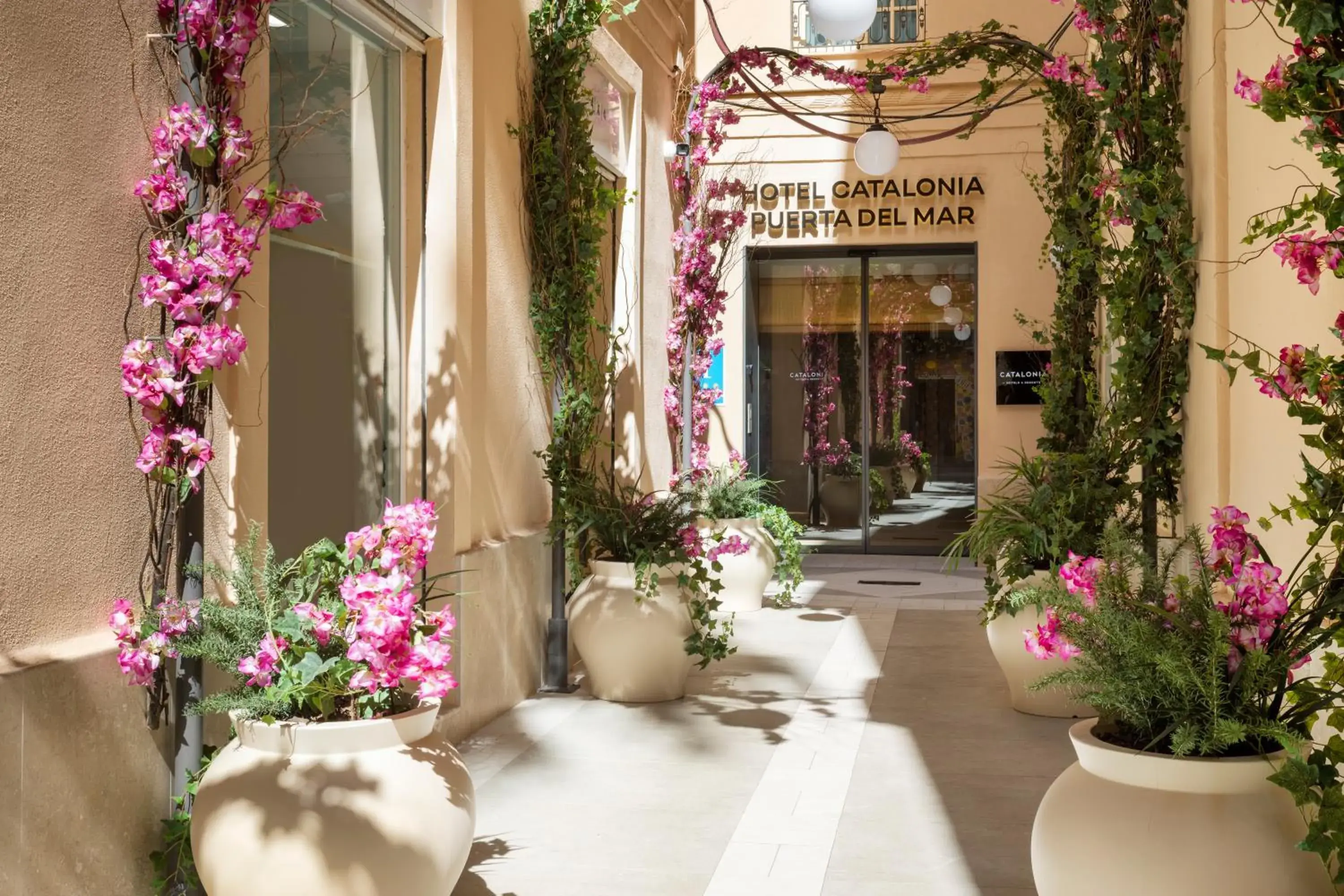 Property building in Catalonia Puerta del Mar Property building in Catalonia Puerta del Mar