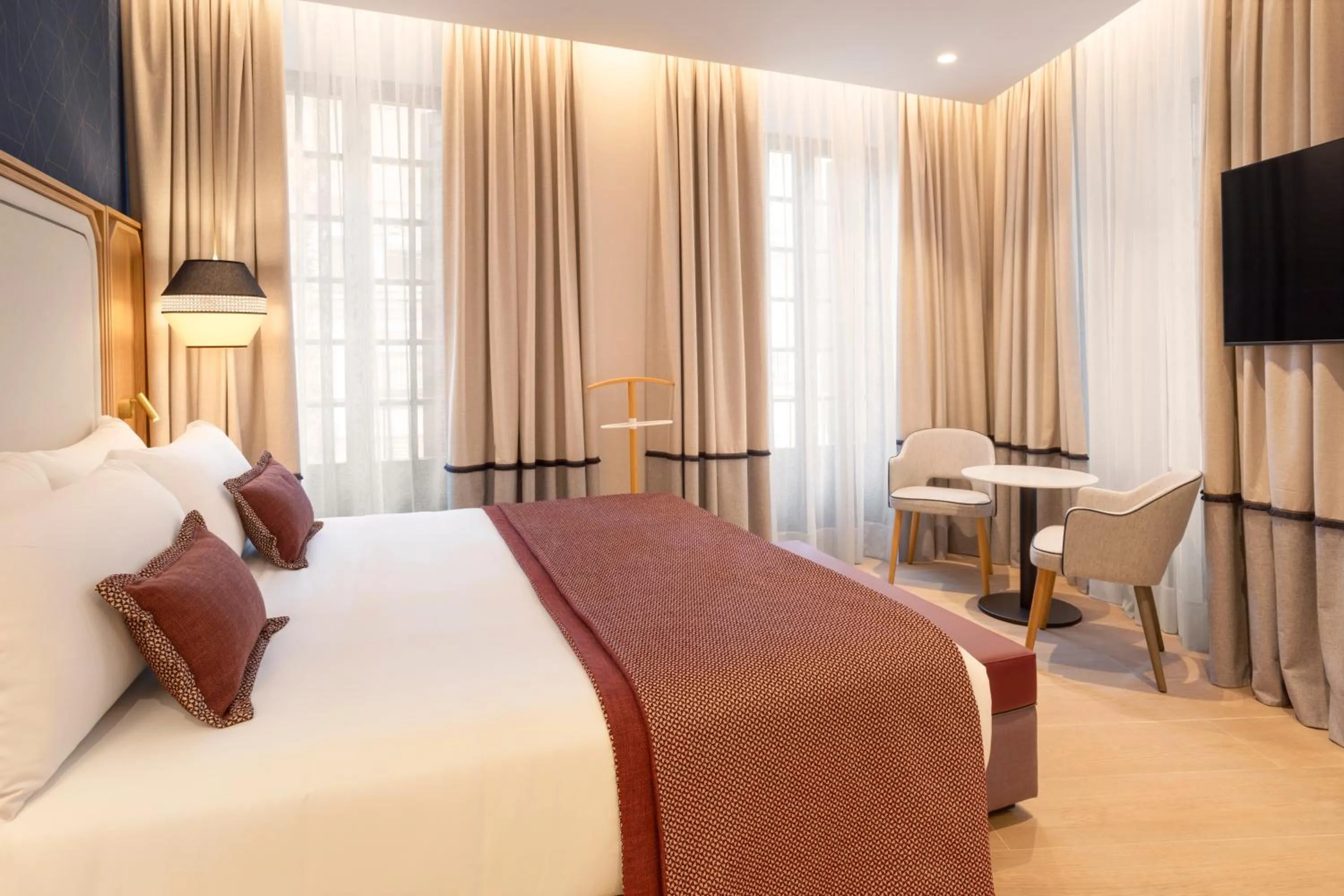 Bed in Catalonia Puerta del Mar