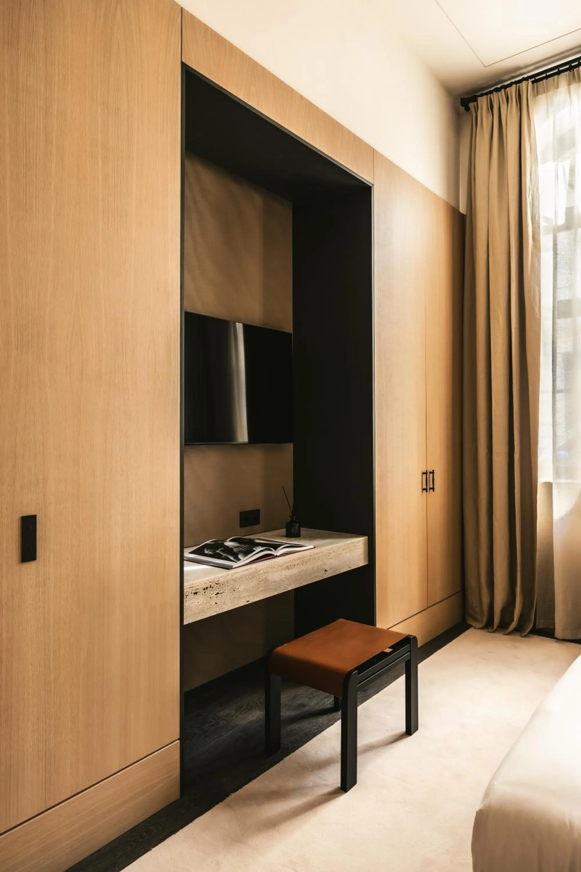 TV and multimedia, Bed in Mondovi Luxury Suites