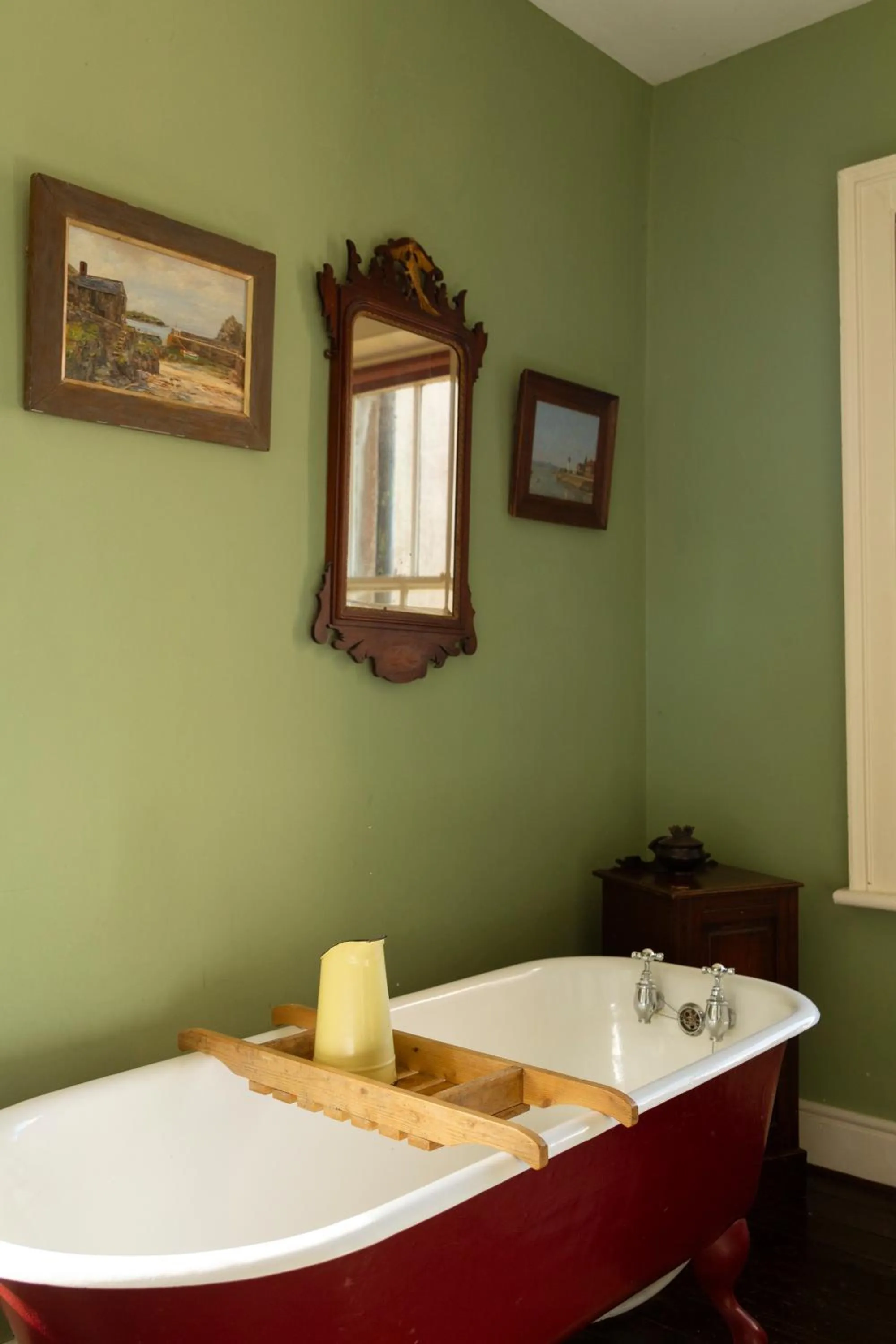 Bathroom in Ballyvolane House