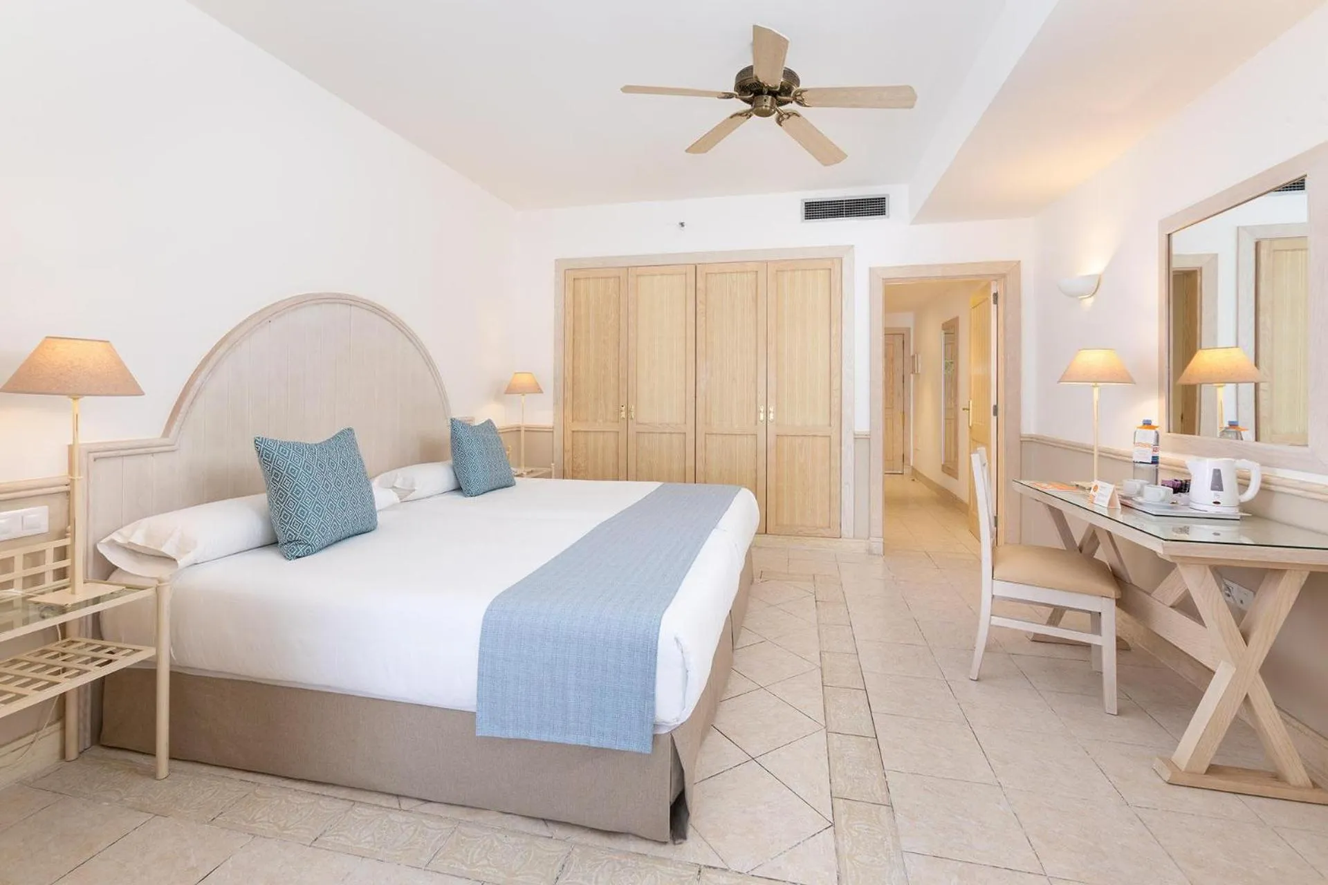 Photo of the whole room, Bed in Gran Castillo Tagoro Family & Fun Playa Blanca