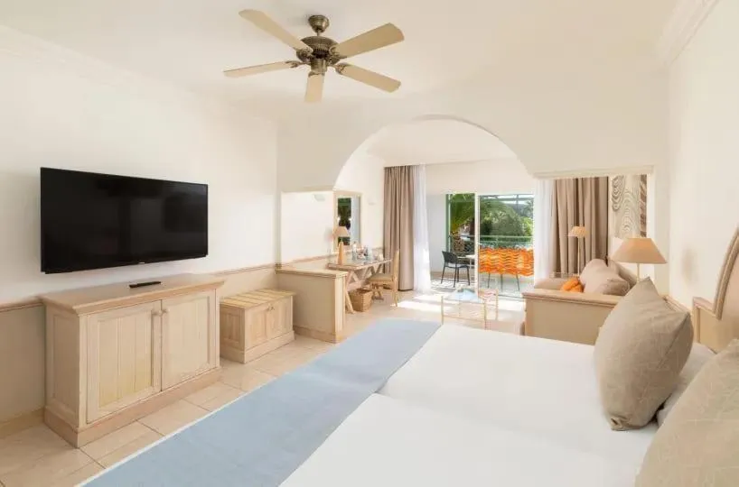 Photo of the whole room, Bed in Gran Castillo Tagoro Family & Fun Playa Blanca
