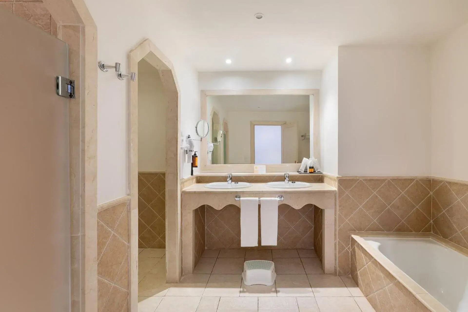 Gold Level Senior Two-Bedroom Suite (2 Adults) in Gran Castillo Tagoro Family & Fun Playa Blanca Gold Level Senior Two-Bedroom Suite (2 Adults) in Gran Castillo Tagoro Family & Fun Playa Blanca