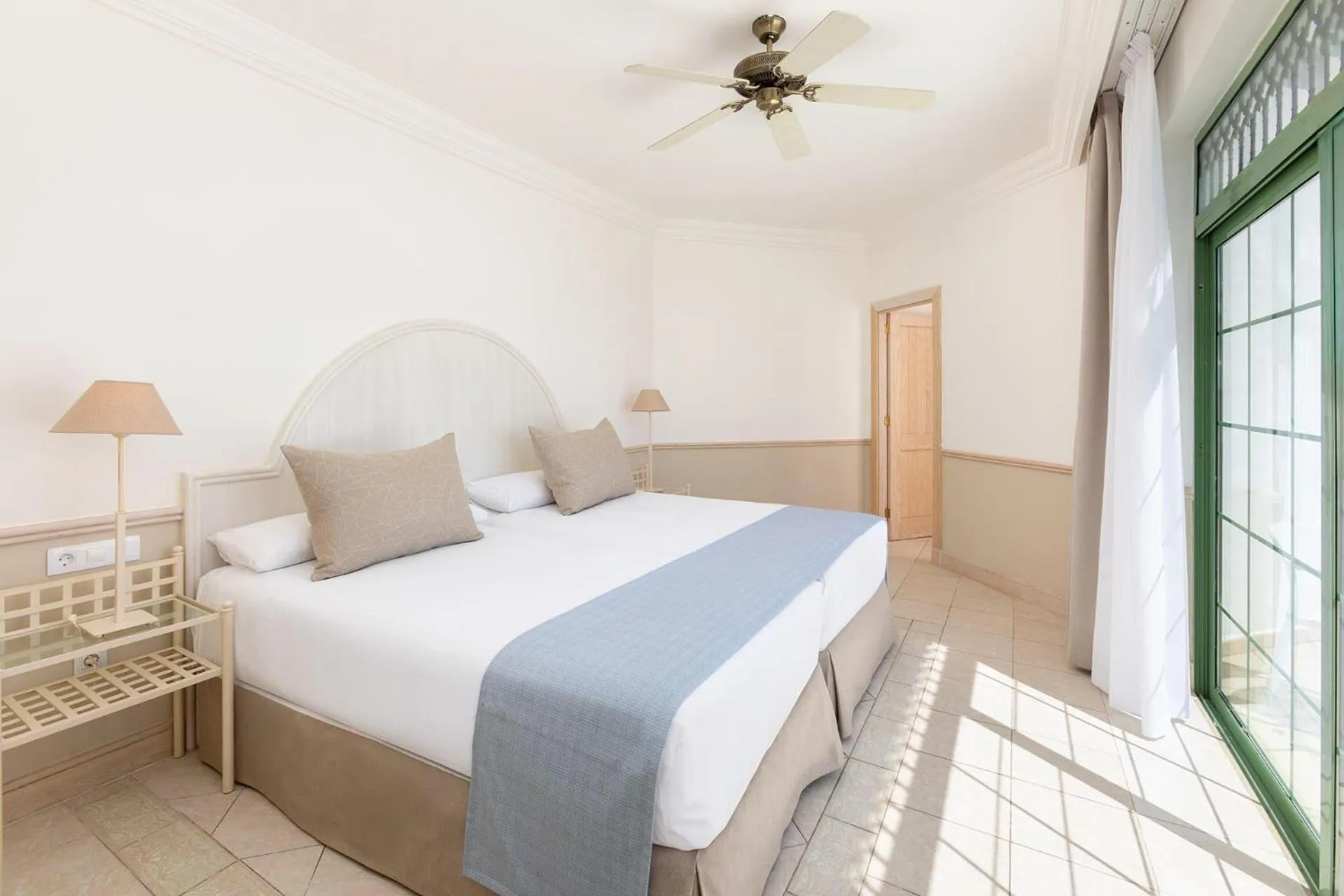 Photo of the whole room, Bed in Gran Castillo Tagoro Family & Fun Playa Blanca