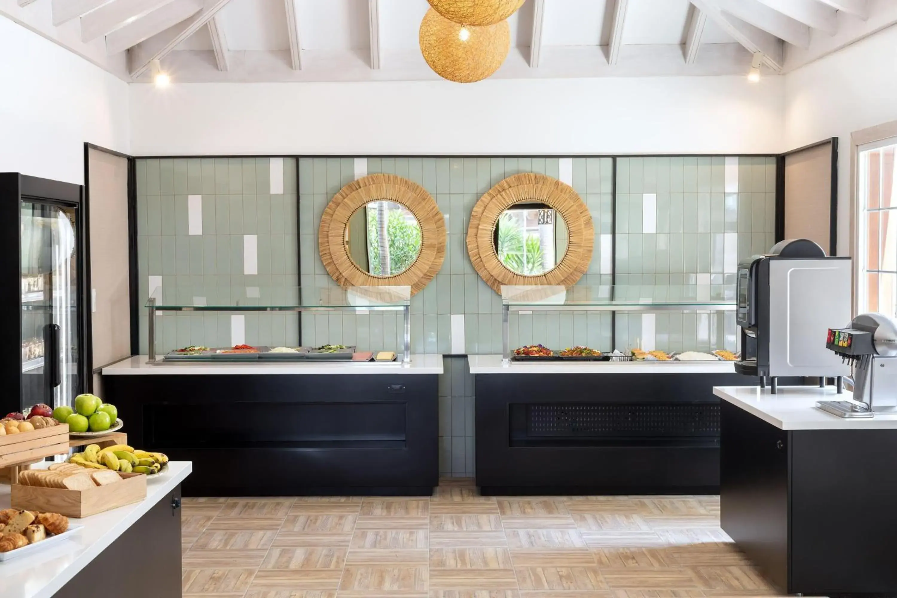 Restaurant/places to eat in Gran Castillo Tagoro Family & Fun Playa Blanca Restaurant/places to eat in Gran Castillo Tagoro Family & Fun Playa Blanca