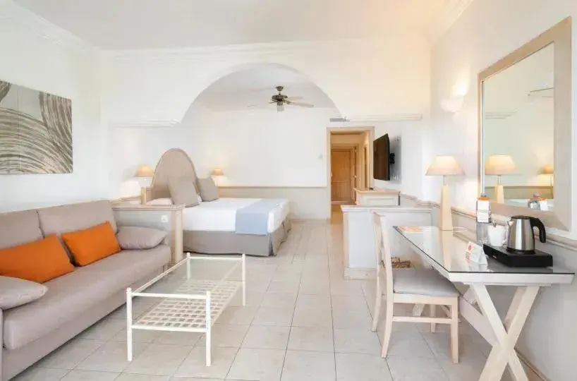 Photo of the whole room in Gran Castillo Tagoro Family & Fun Playa Blanca Photo of the whole room in Gran Castillo Tagoro Family & Fun Playa Blanca