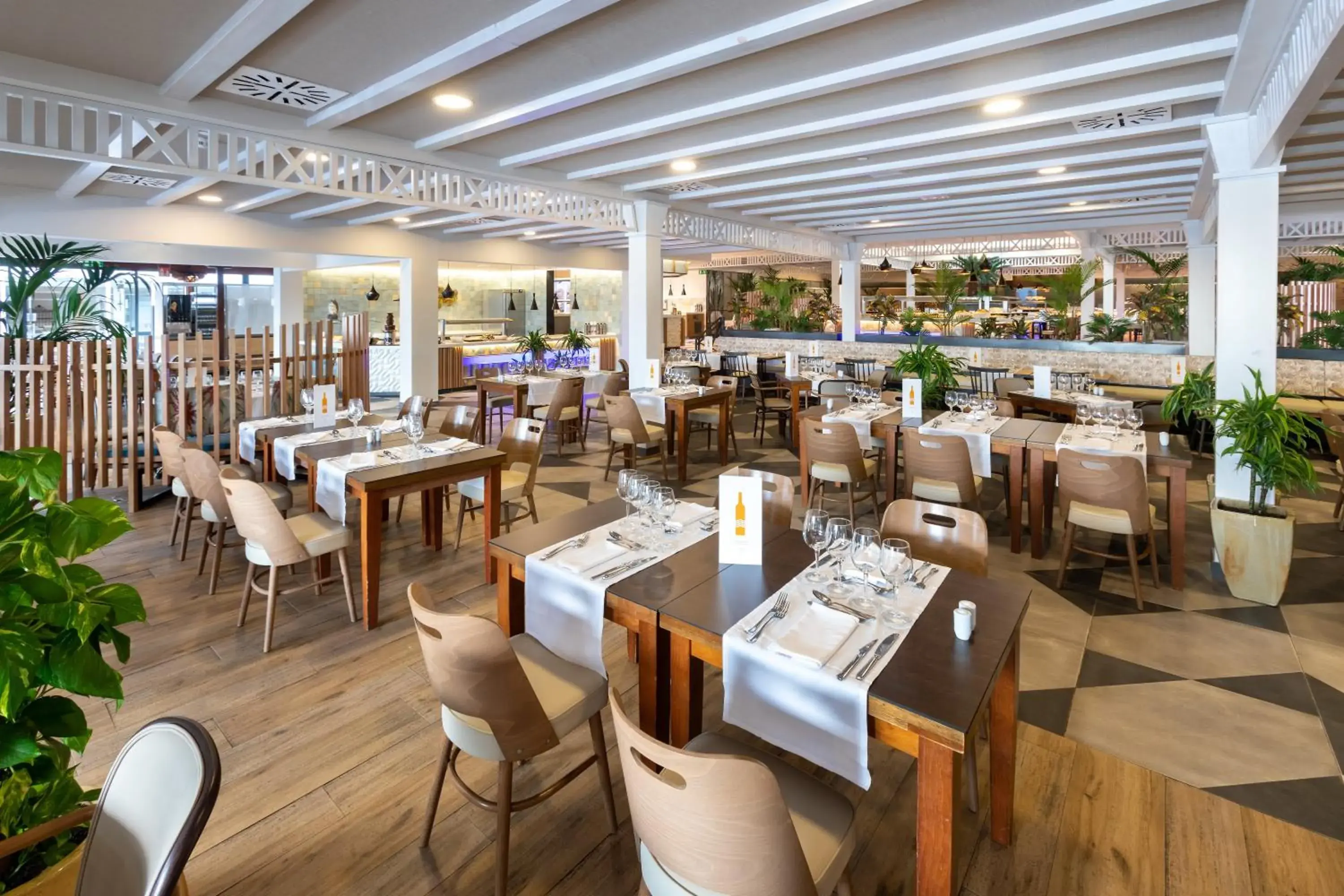 Restaurant/places to eat in Gran Castillo Tagoro Family & Fun Playa Blanca Restaurant/places to eat in Gran Castillo Tagoro Family & Fun Playa Blanca