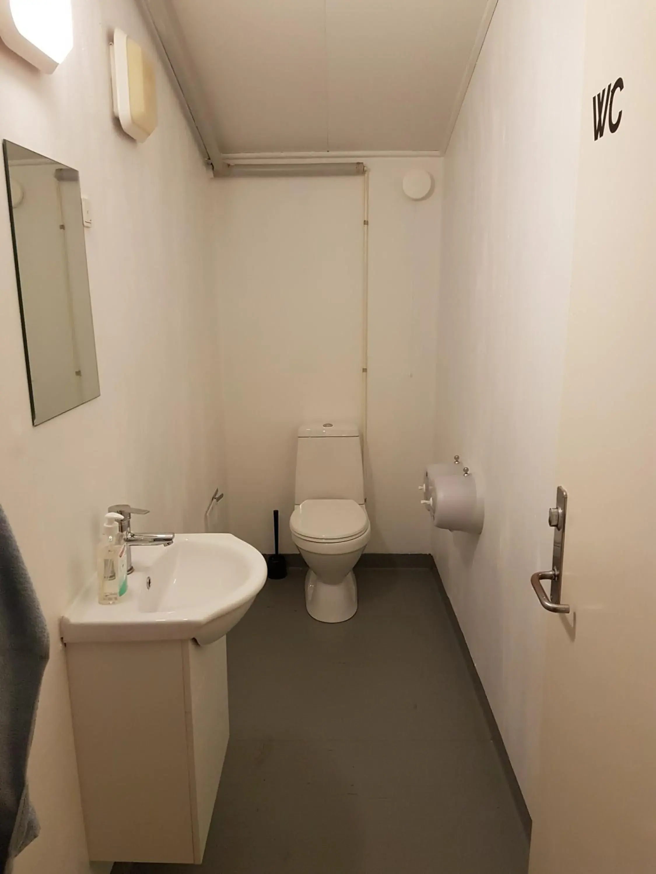 Double or Twin Room with Shared Bathroom in Toftum Bjerge Camping & Cottages Double or Twin Room with Shared Bathroom in Toftum Bjerge Camping & Cottages