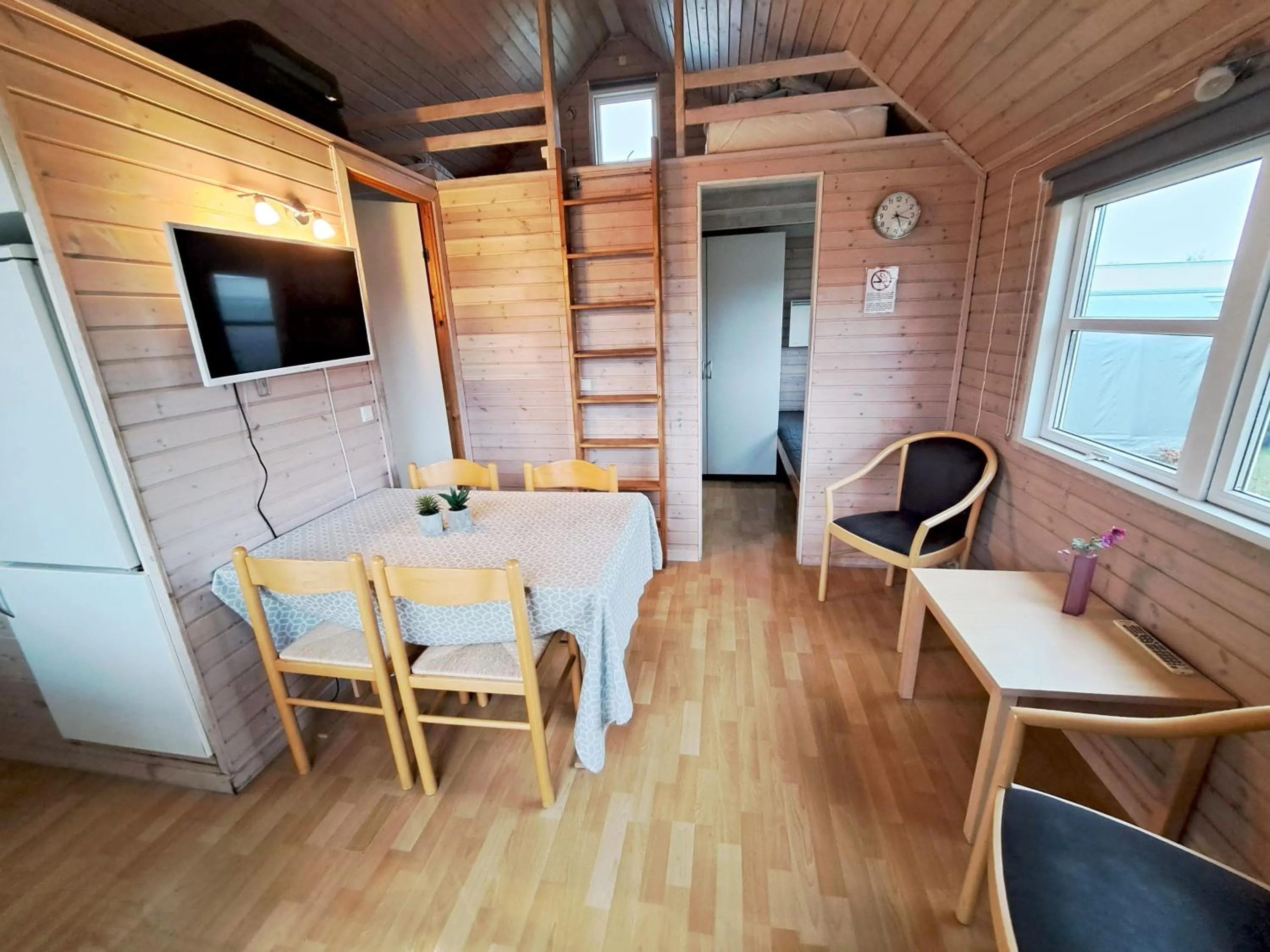 Seating area in Toftum Bjerge Camping & Cottages