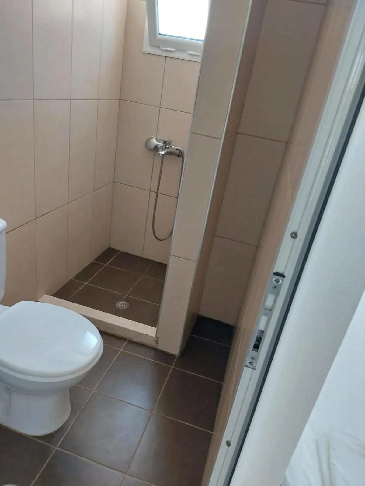 Shower in Hotel Jali